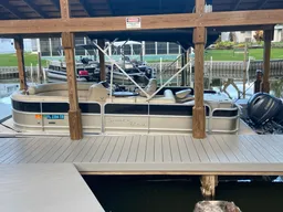 Pontoon FUN in Downtown Tavares on the Harris Chain of Lakes boat photo