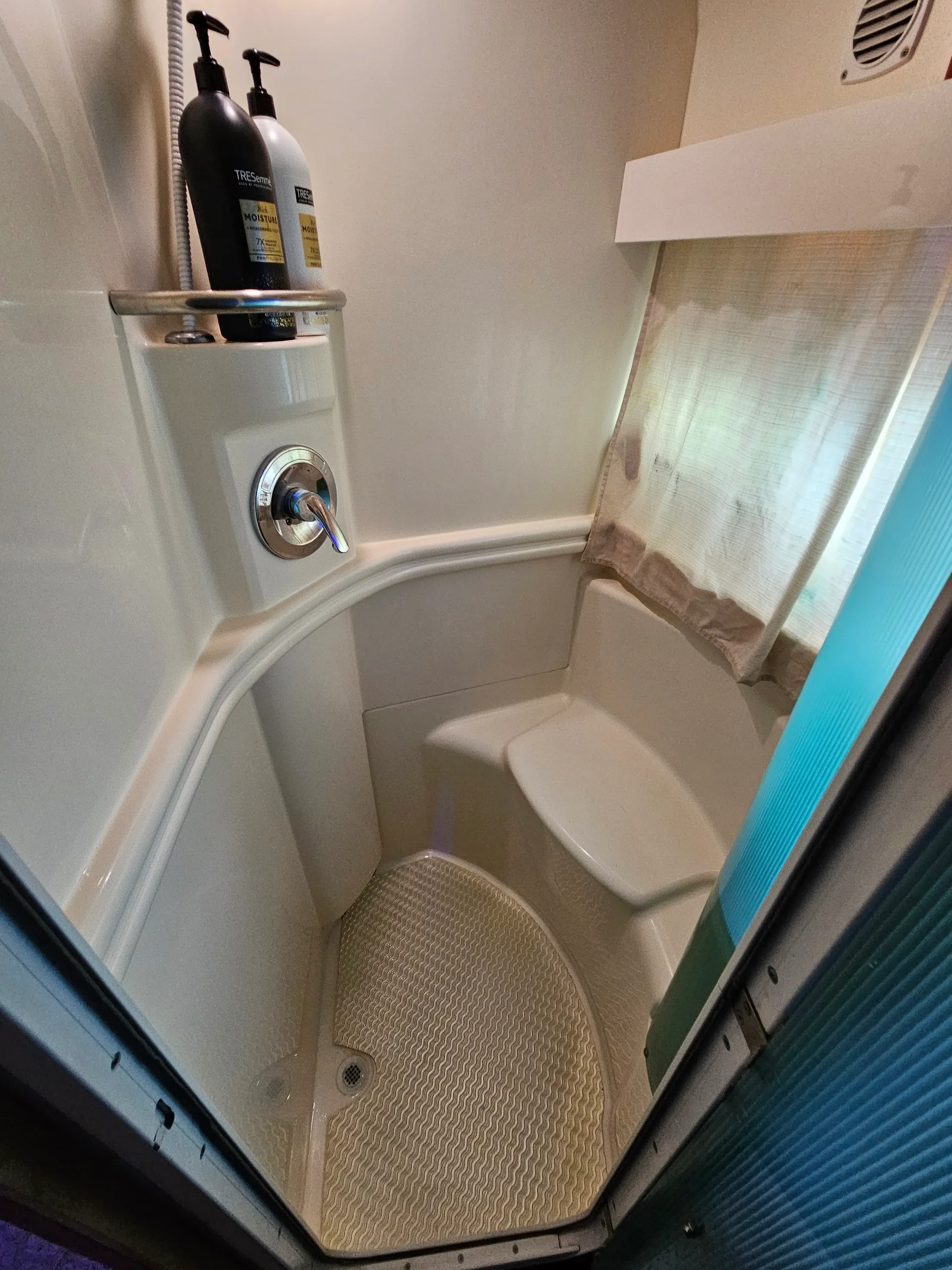 Good Girl - 50' Carver Cockpit Motoryacht