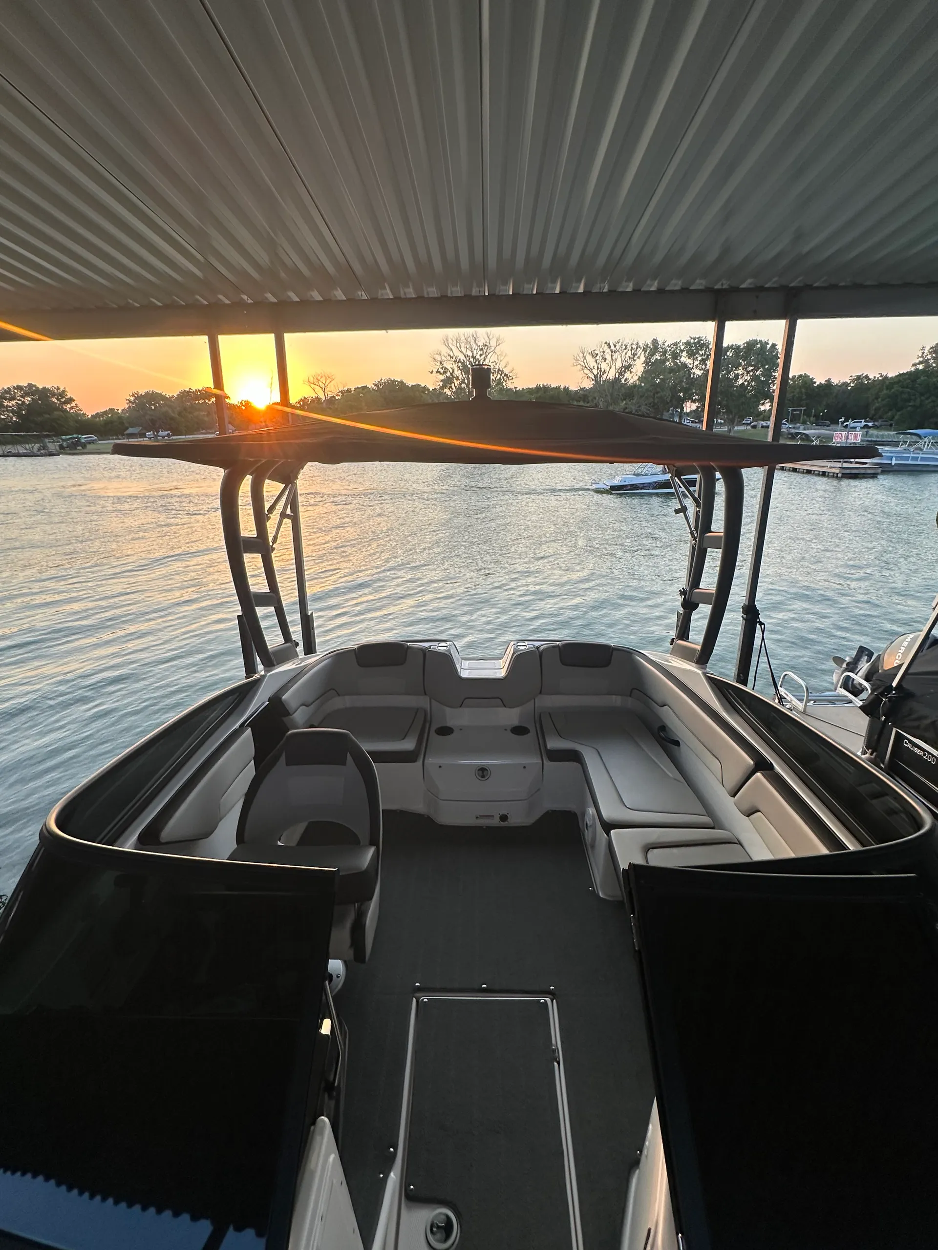 Adventure Awaits – Rent This Yamaha AR190 Jet Boat Today