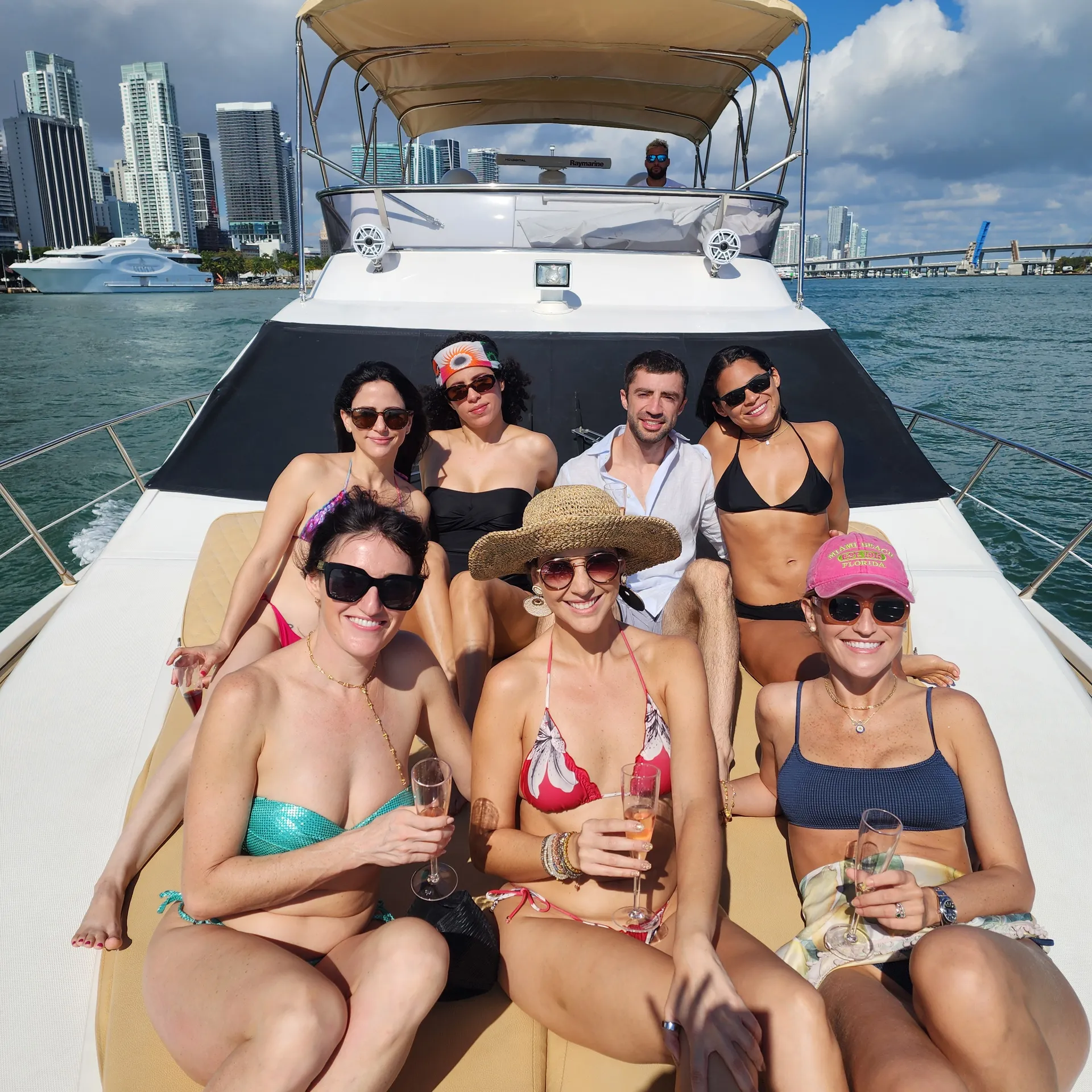 BEAUTIFUL 60 AZIMUT “30 MINS FREE”