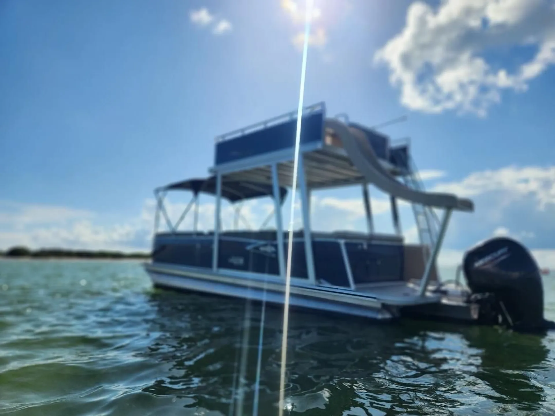 2025 Tahoe funship 25 ft upper deck  with slide 150 hp mercury