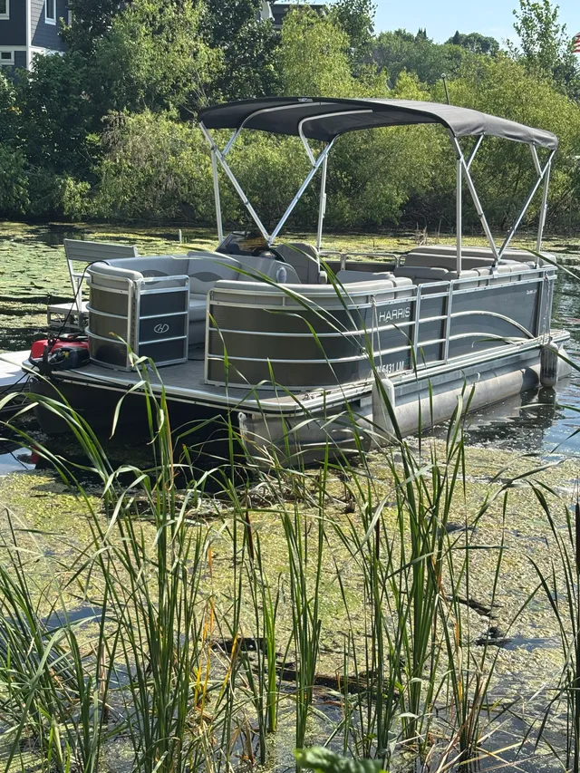 Rent a Harris pontoon in Prior Lake, MN near me