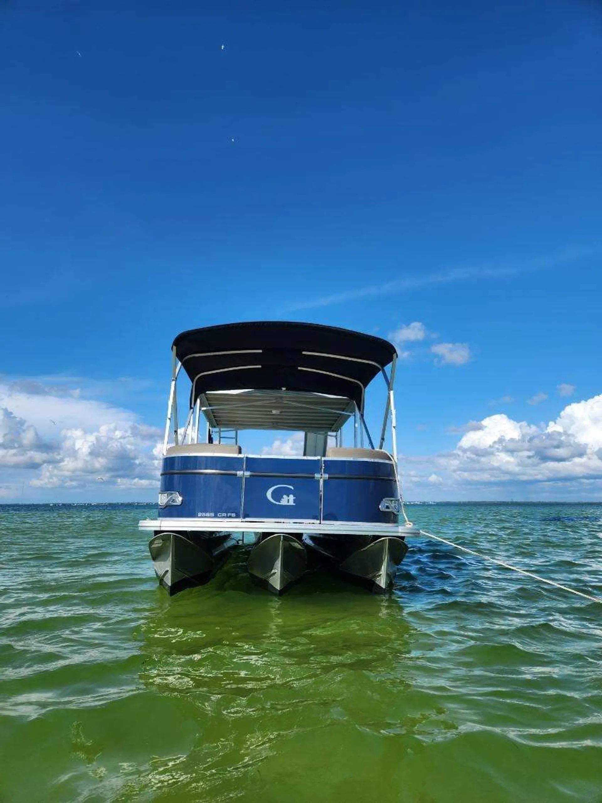 2025 Tahoe funship 25 ft upper deck  with slide 150 hp mercury