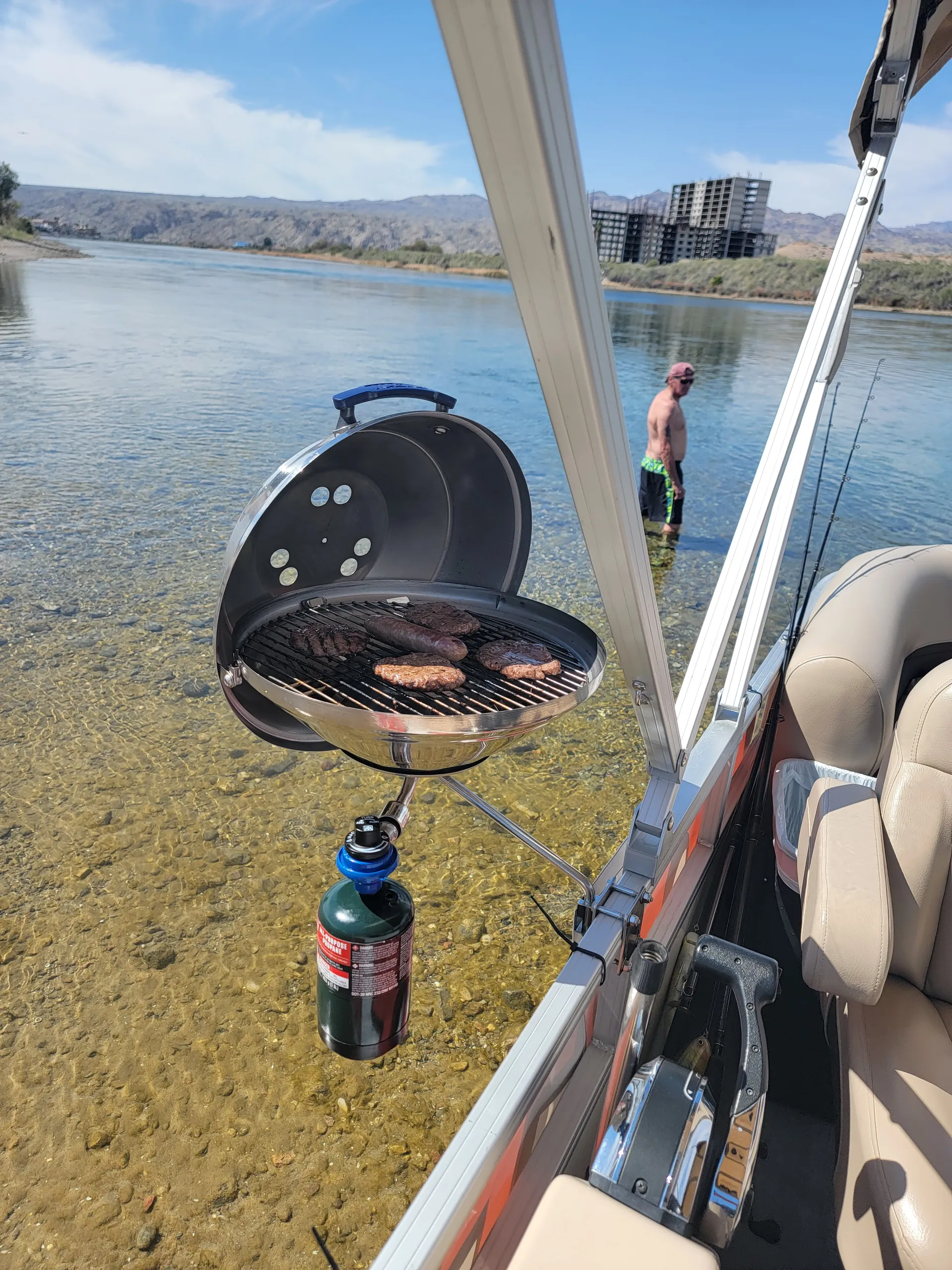 Family Fun! 22ft Sun Tracker Pontoon–115HP | Double Bimini | BBQ | 2Hr