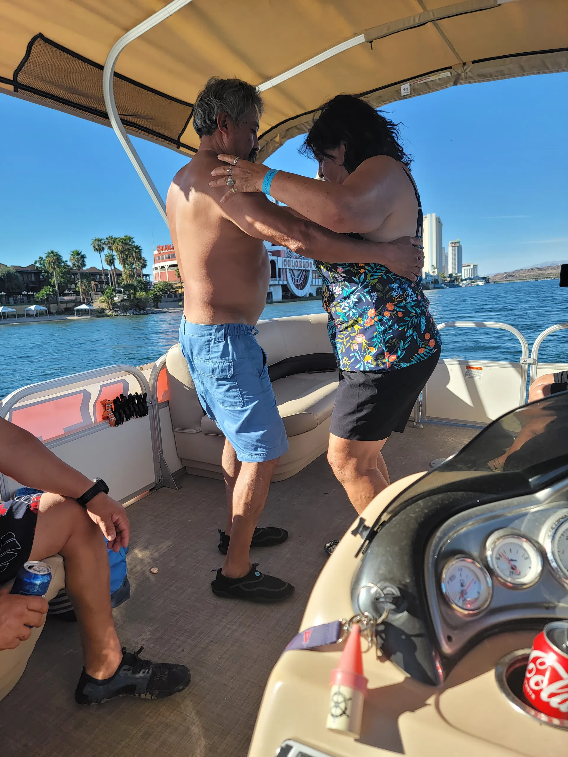 Family Fun! 22ft Sun Tracker Pontoon–115HP | Double Bimini | BBQ | 2Hr