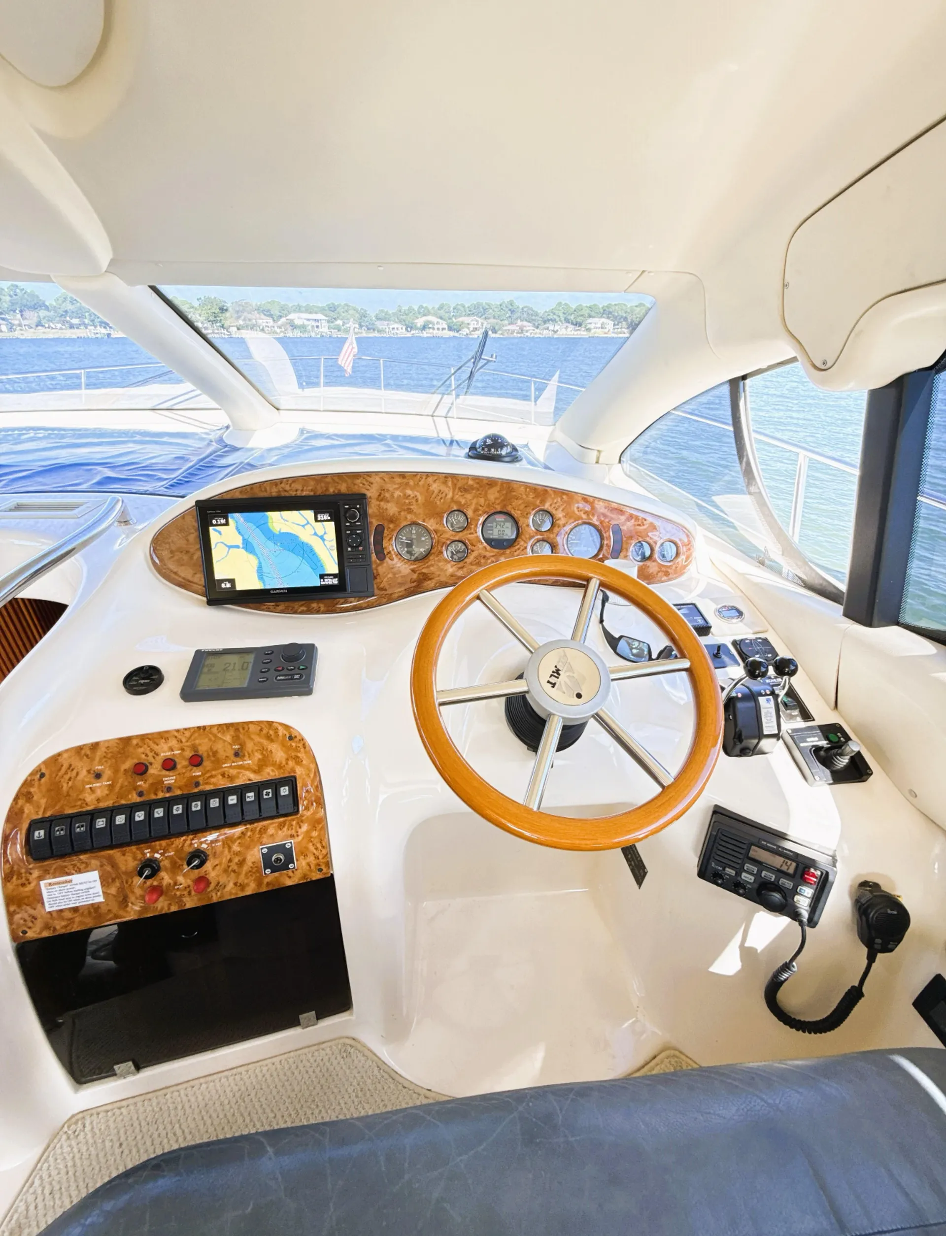 Awesome 45' Azimut Doubledeck
