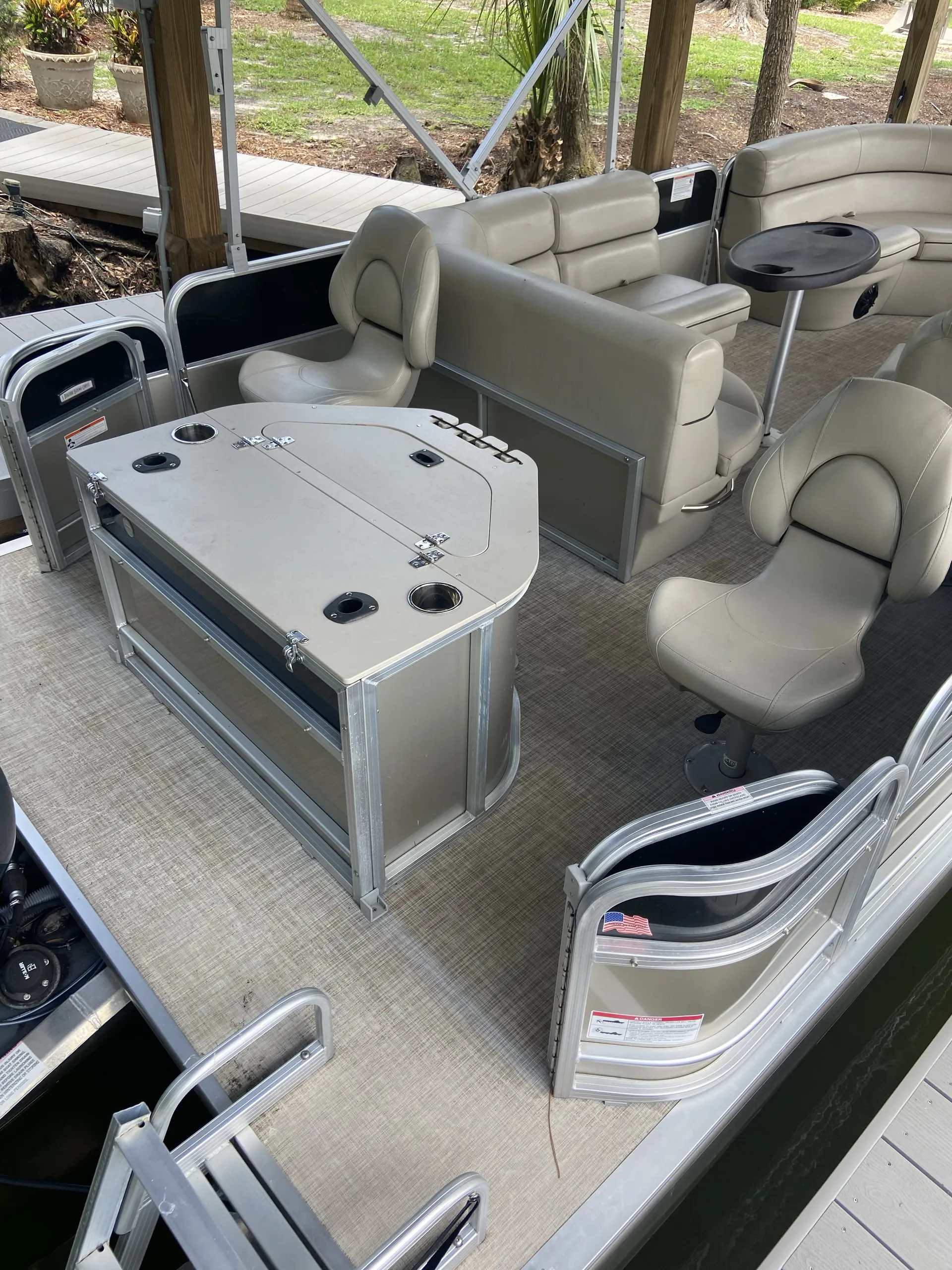 Pontoon FUN in Downtown Tavares on the Harris Chain of Lakes