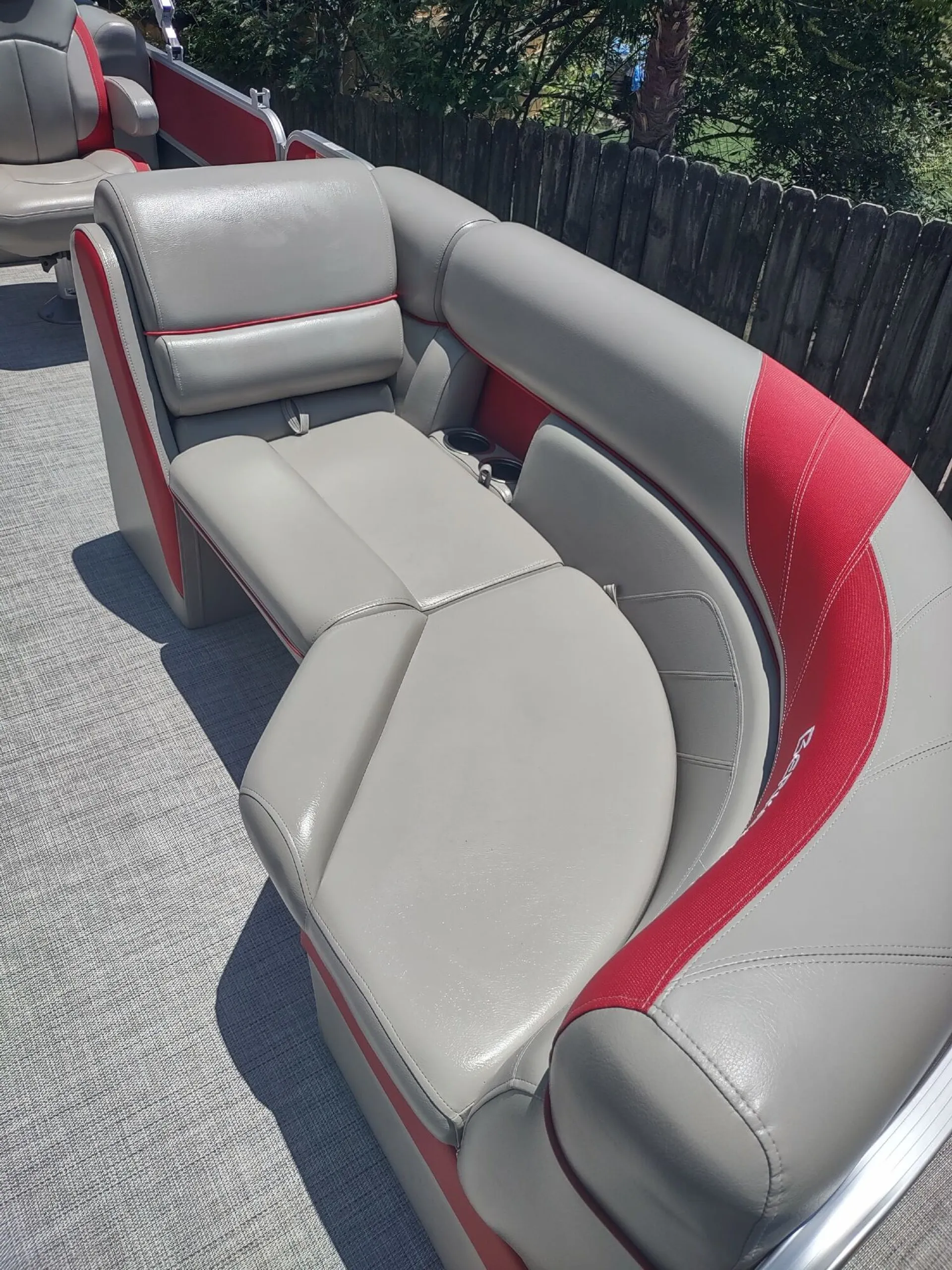 BERKSHIRE PONTOONS 24RFX LE in Flint, TX — photo 7