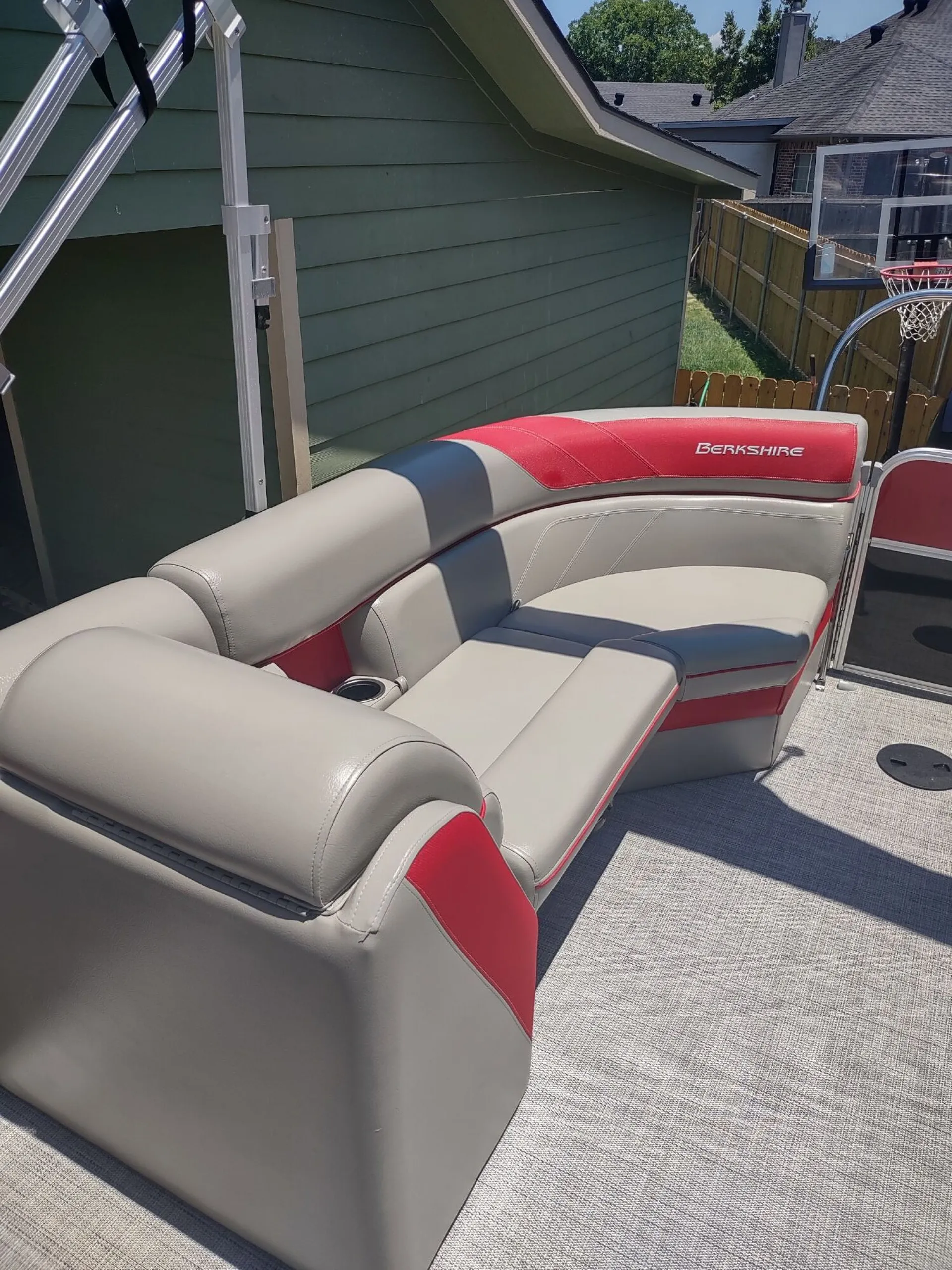 BERKSHIRE PONTOONS 24RFX LE in Flint, TX — photo 9