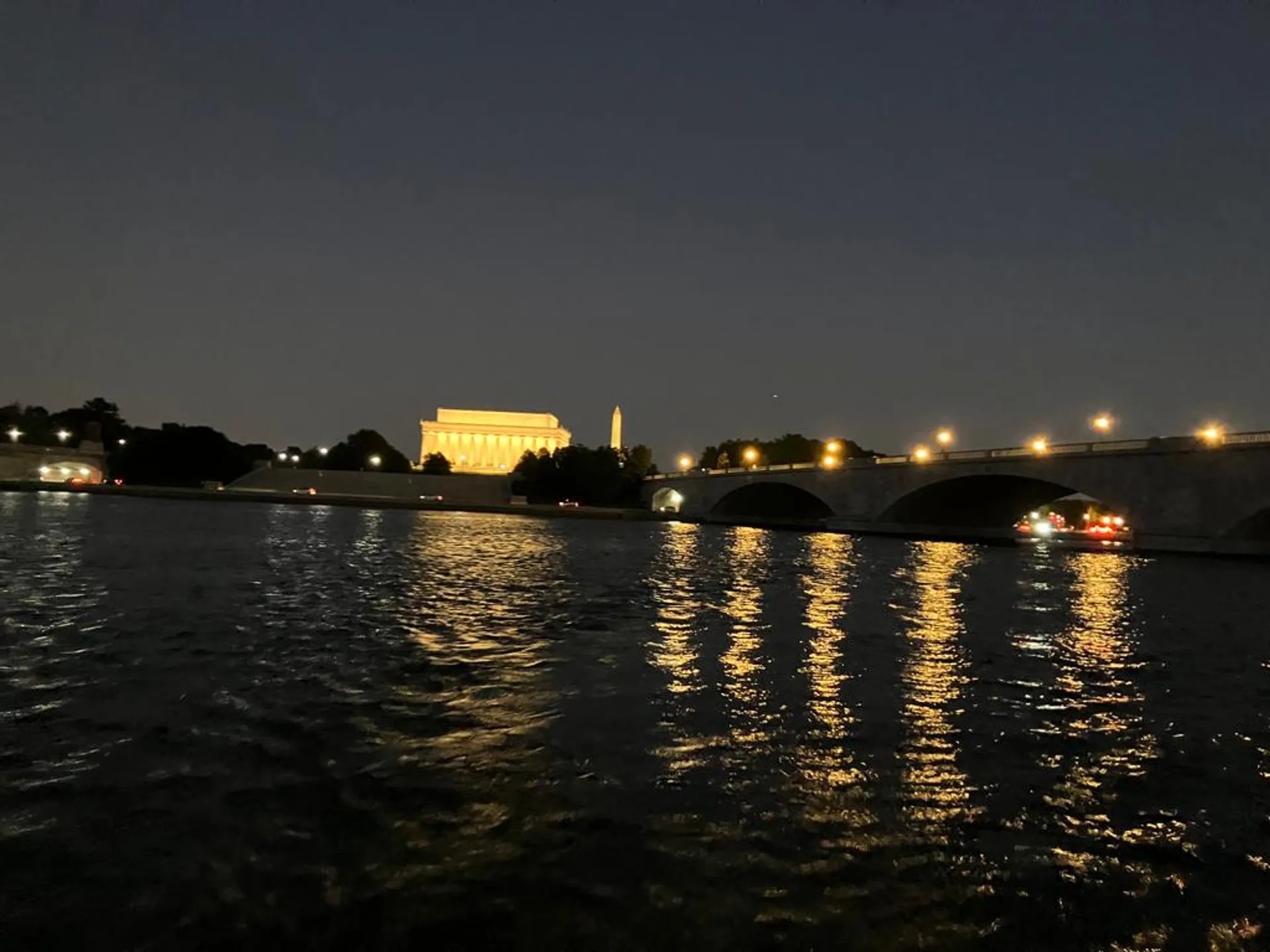 37' Luxury Private Yacht - Washington DC Potomac Boat Tours