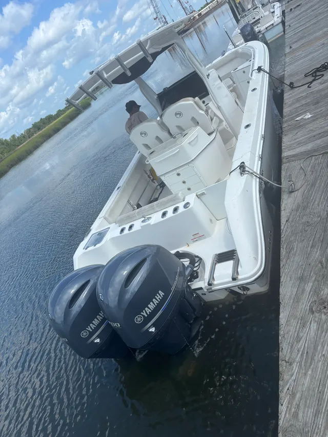 Rent a EDGEWATER POWERBOATS angler in Charleston, SC near me