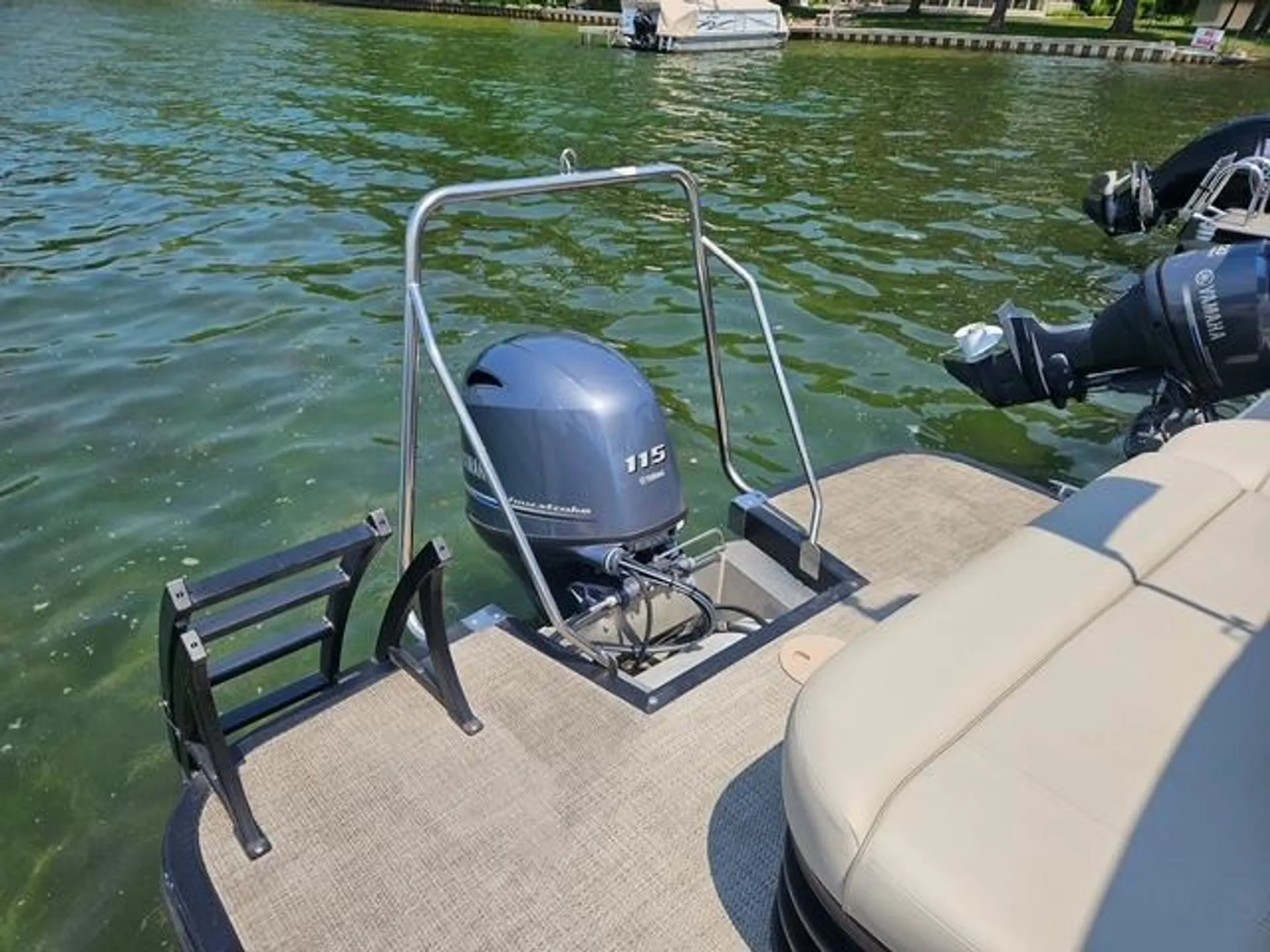 BENNINGTON MARINE 23 SSBX- SWINGBACK PREMIUM in Fenton, MI — photo 6