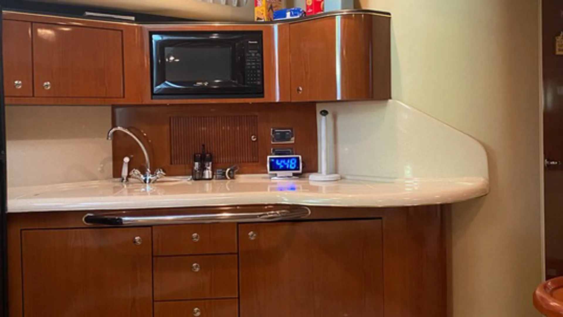 "Phil'n Good": 380 Sea Ray Sundancer