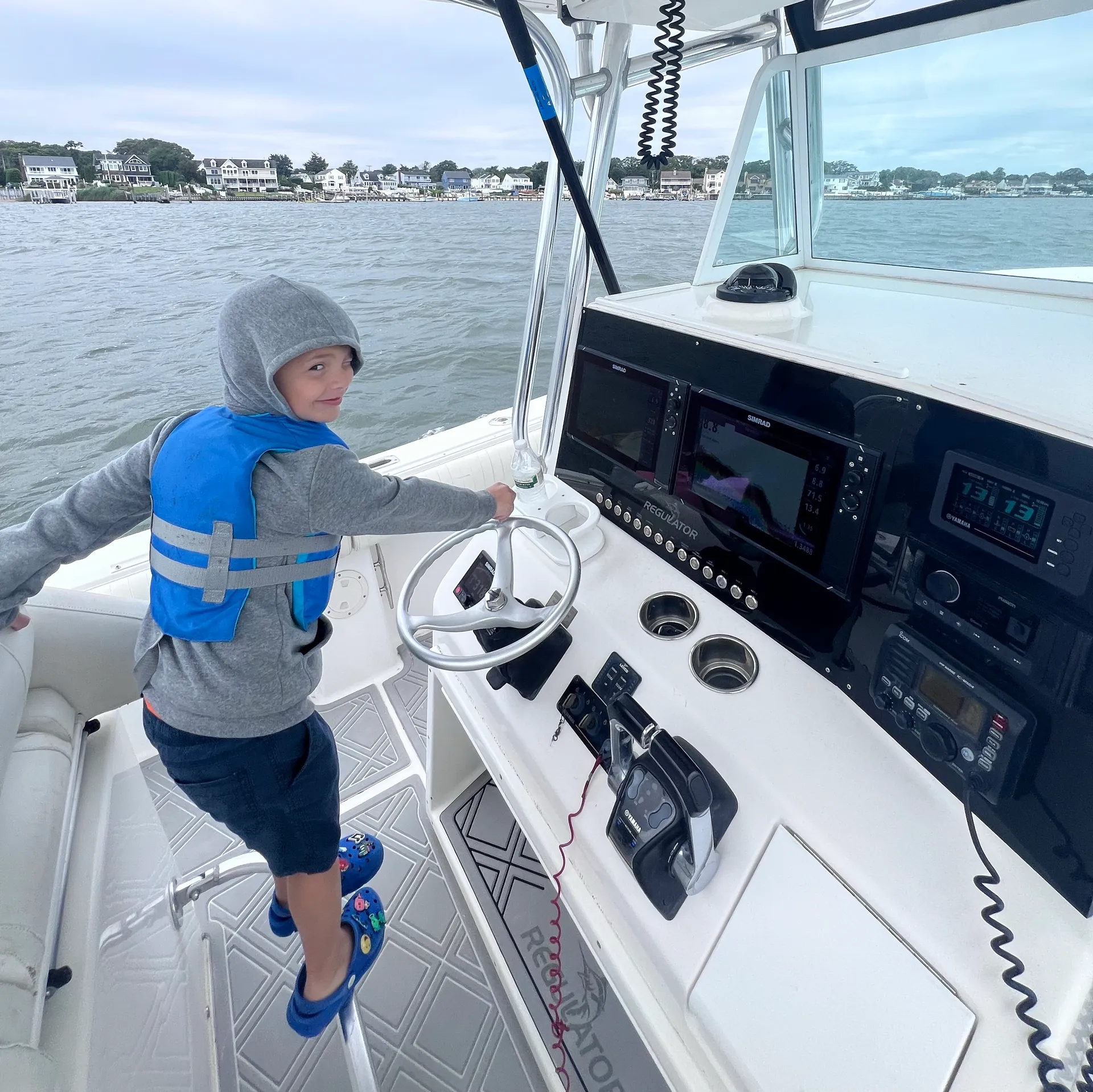32' Center Console for a fun day on the water or sandbar