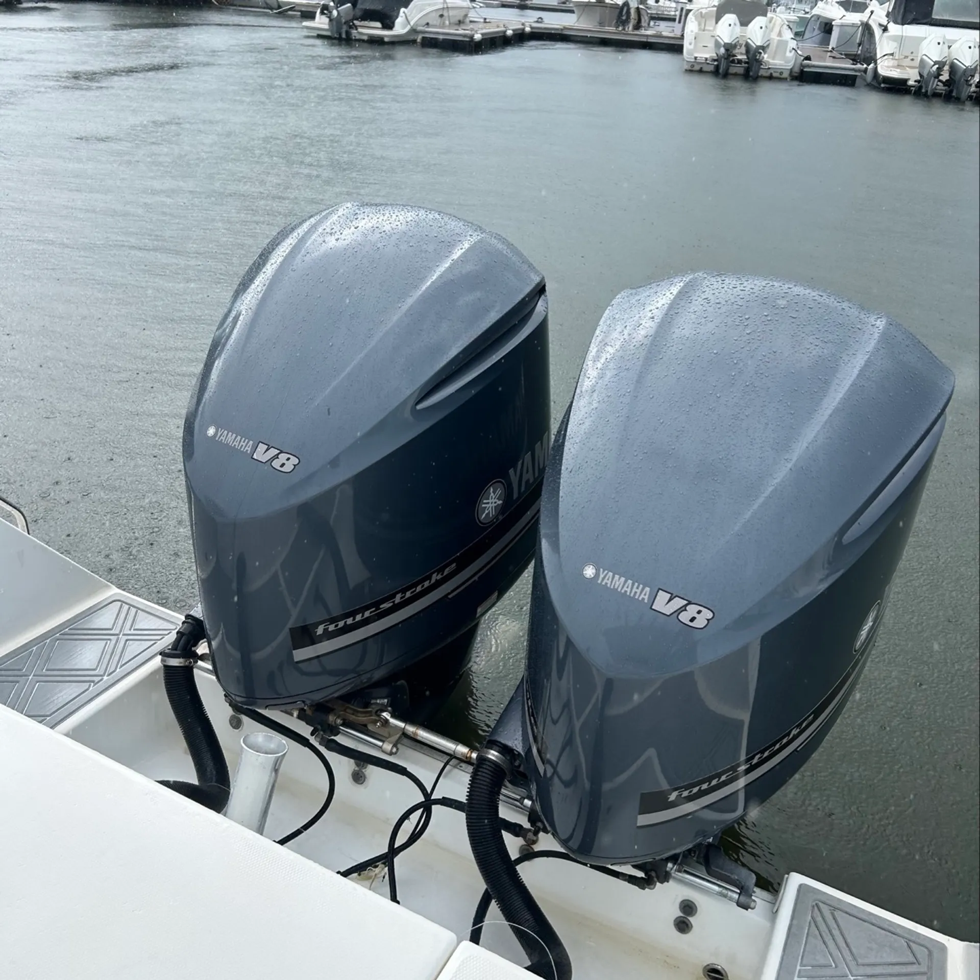 32' Center Console for a fun day on the water or sandbar