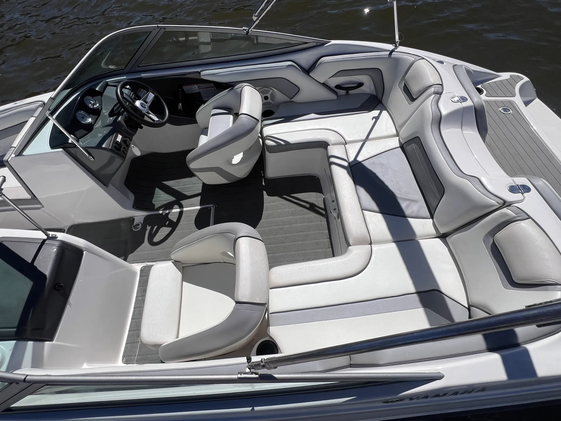 Affordable Adventure: Yamaha Jet Boat w/ Free Tube &amp; Lily Pad