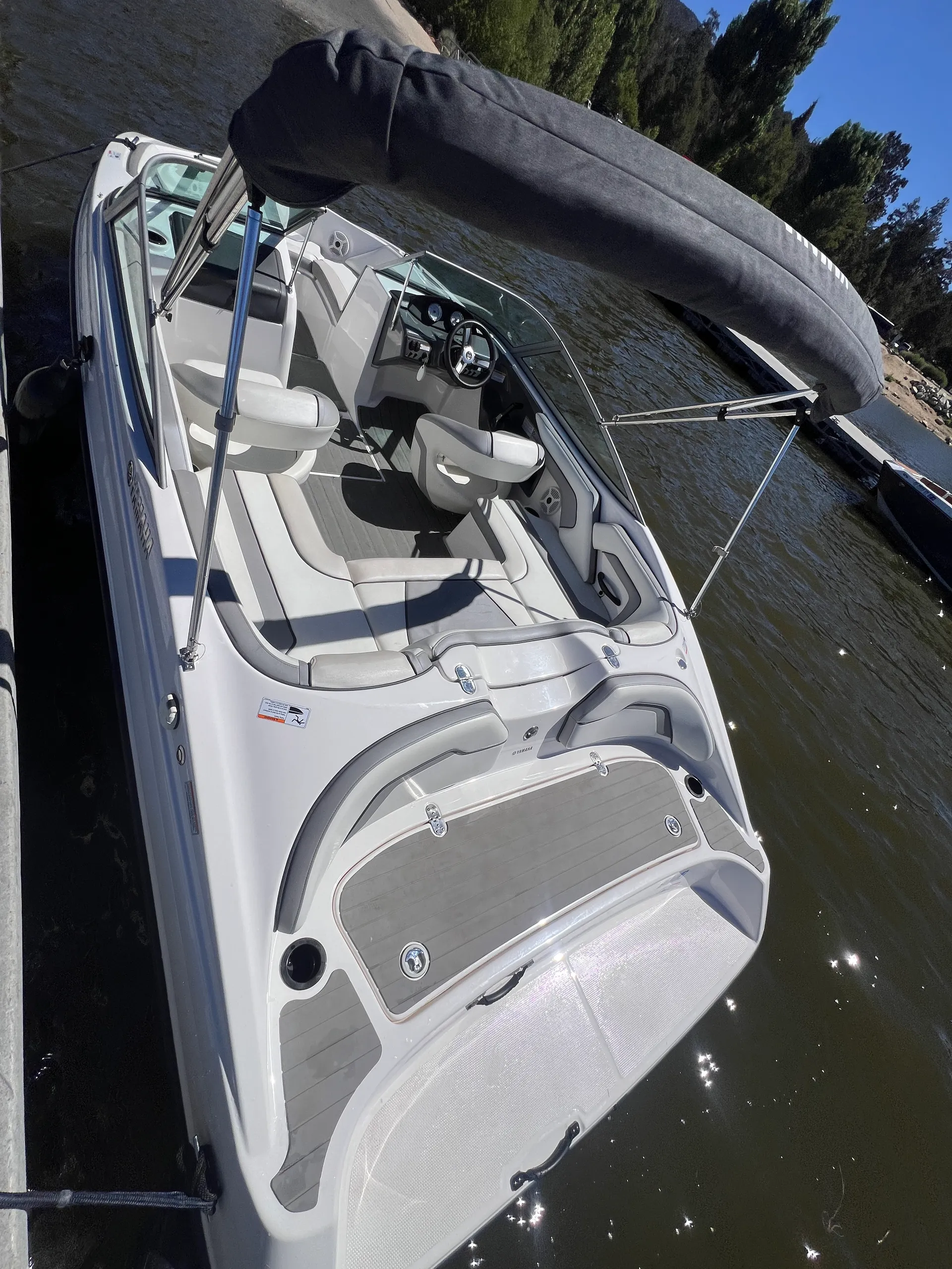 Affordable Adventure: Yamaha Jet Boat w/ Free Tube &amp; Lily Pad