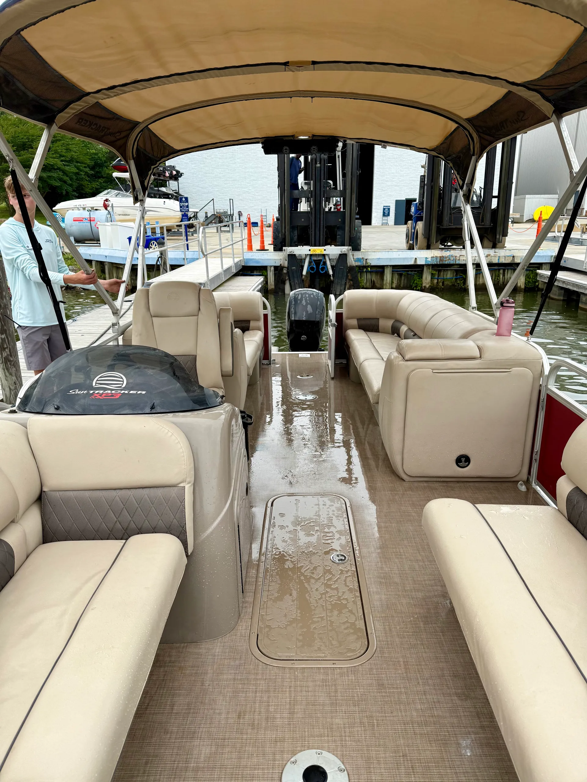 SUN TRACKER PARTY BARGE 22 XP3 in Troutman, NC — photo 4