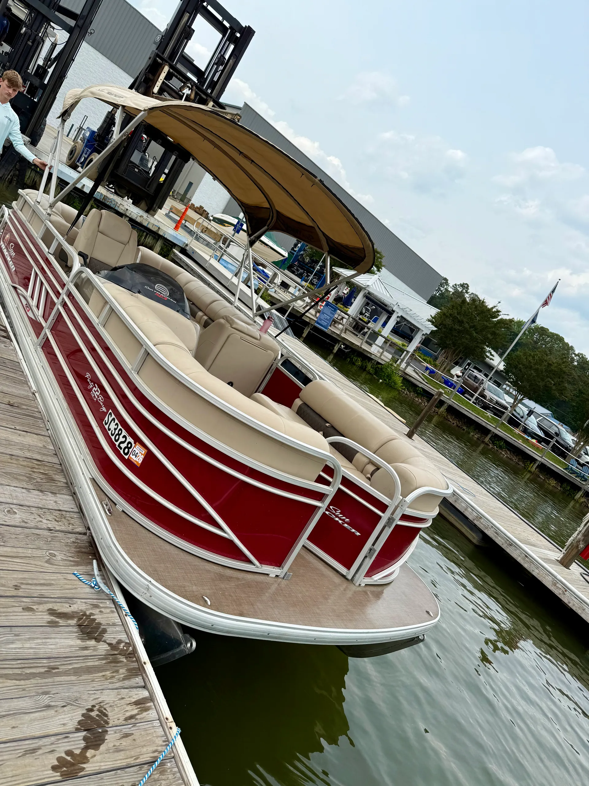 SUN TRACKER PARTY BARGE 22 XP3 in Troutman, NC — photo 5