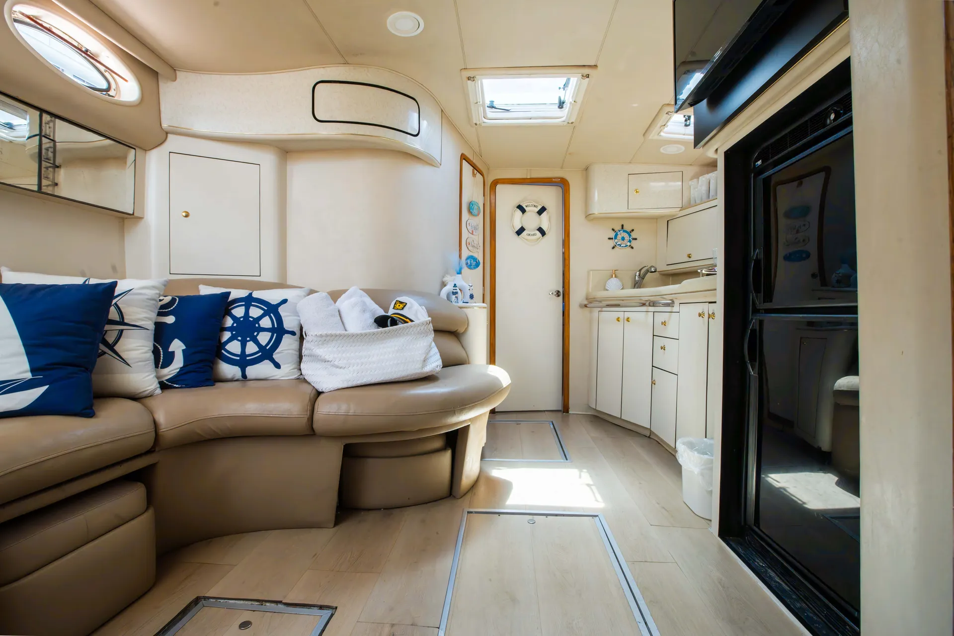 💥2 FREE JETSKI ! 💥50 ft yatch Include Floating mat💥