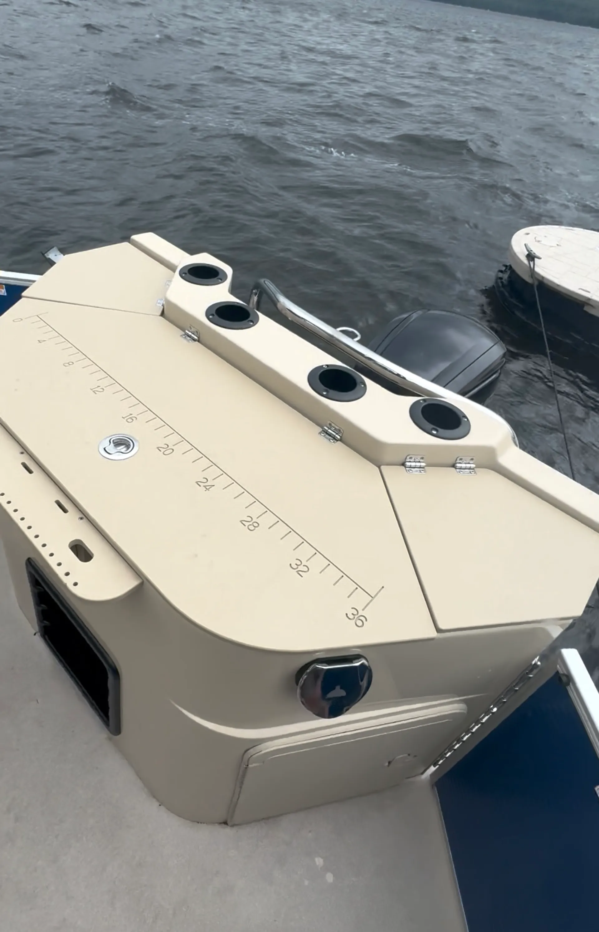 Pontoon Lounge/Fish/Tube/Ski