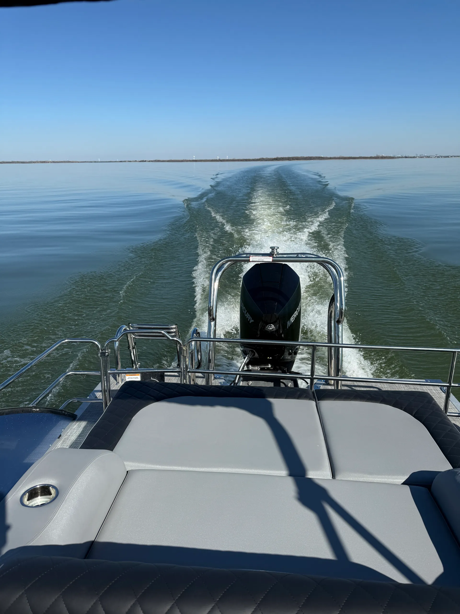 16 person 30 foot 300 HP Tritoon! Pontoon in style and enjoy the space