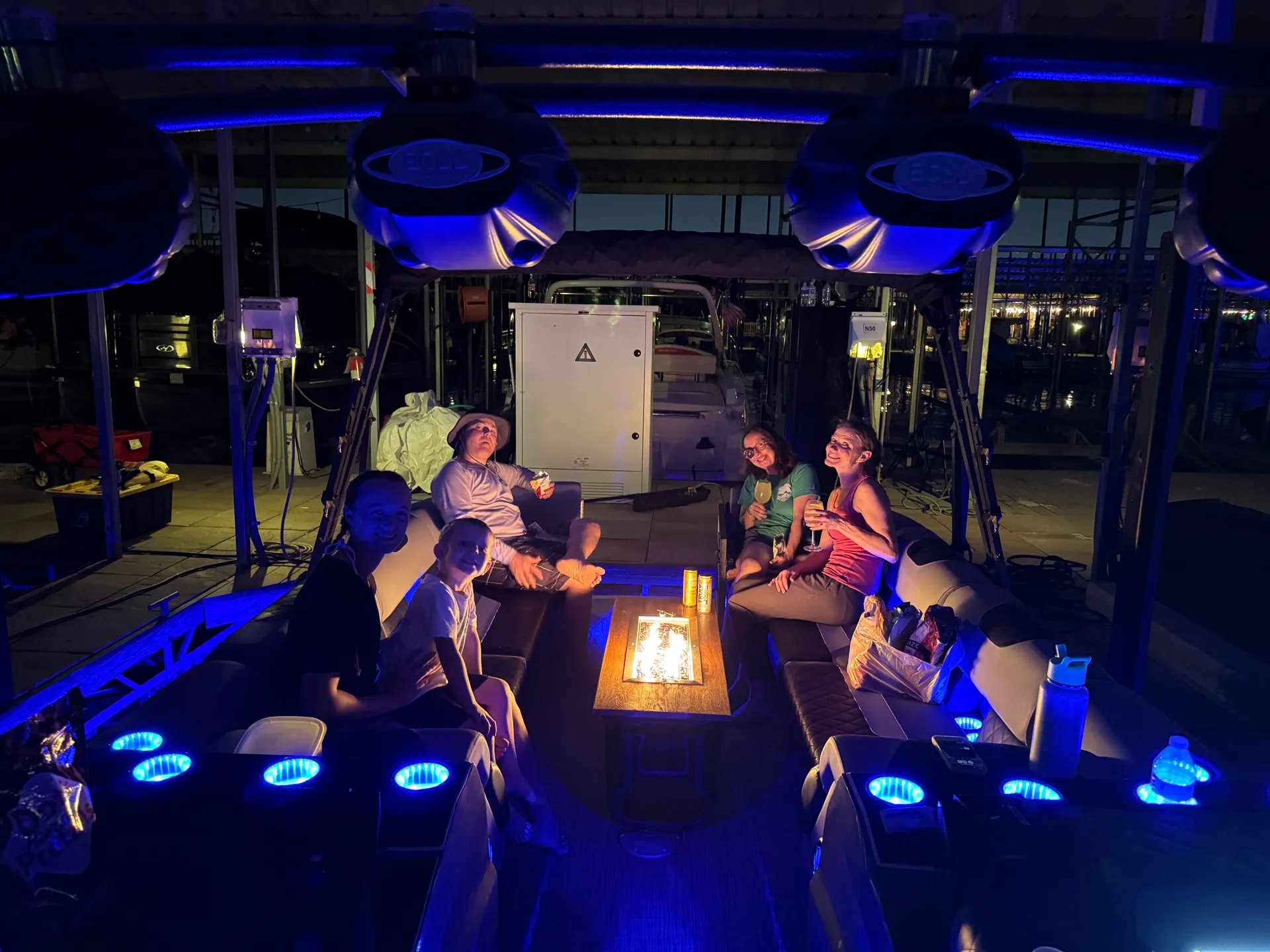 16 person 30 foot 300 HP Tritoon! Pontoon in style and enjoy the space