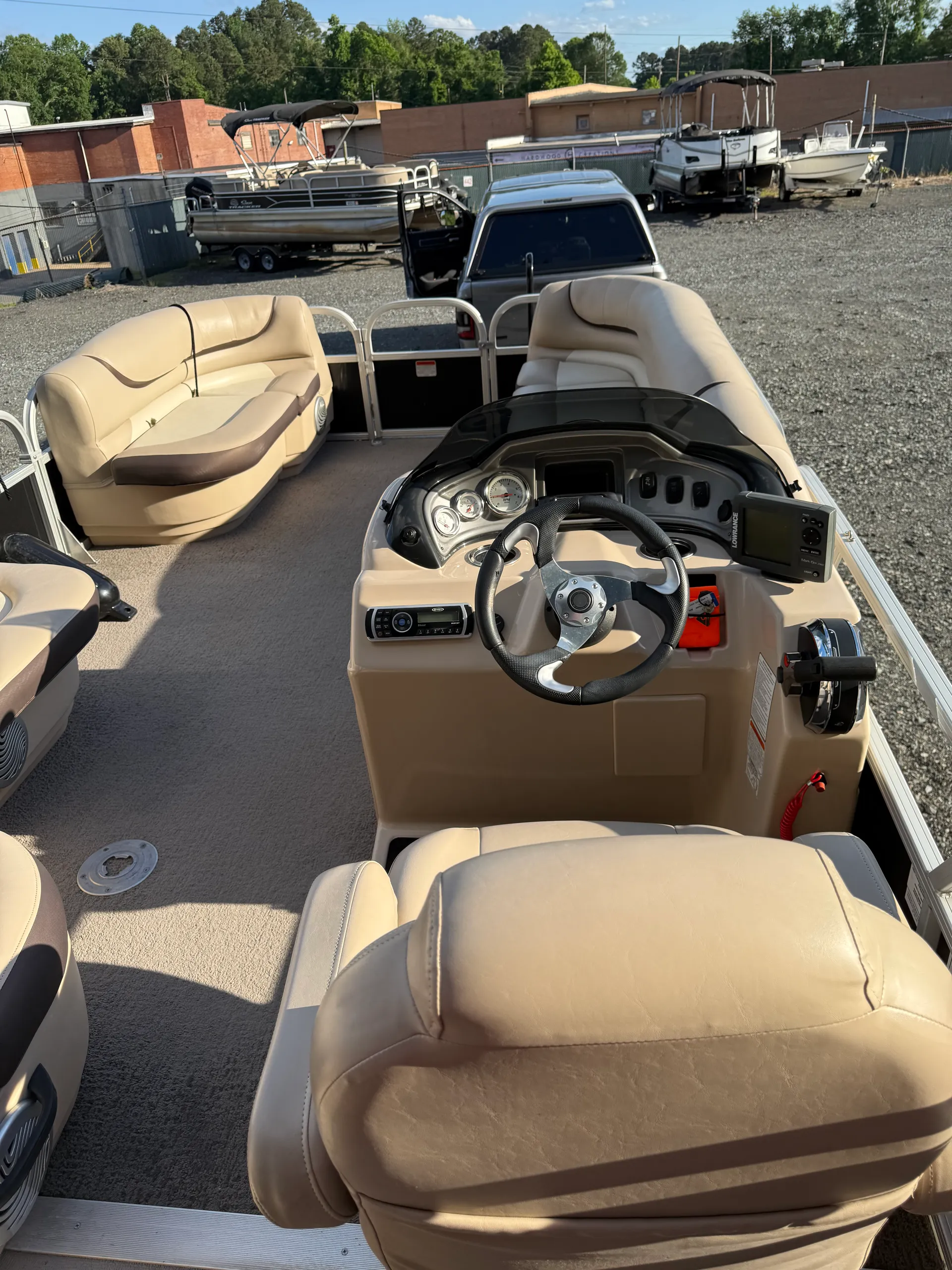 SUN TRACKER BY TRACKER MARINE PARTY BARGE 22 DLX W/90ELPT 4-S in Belmont, NC — photo 6