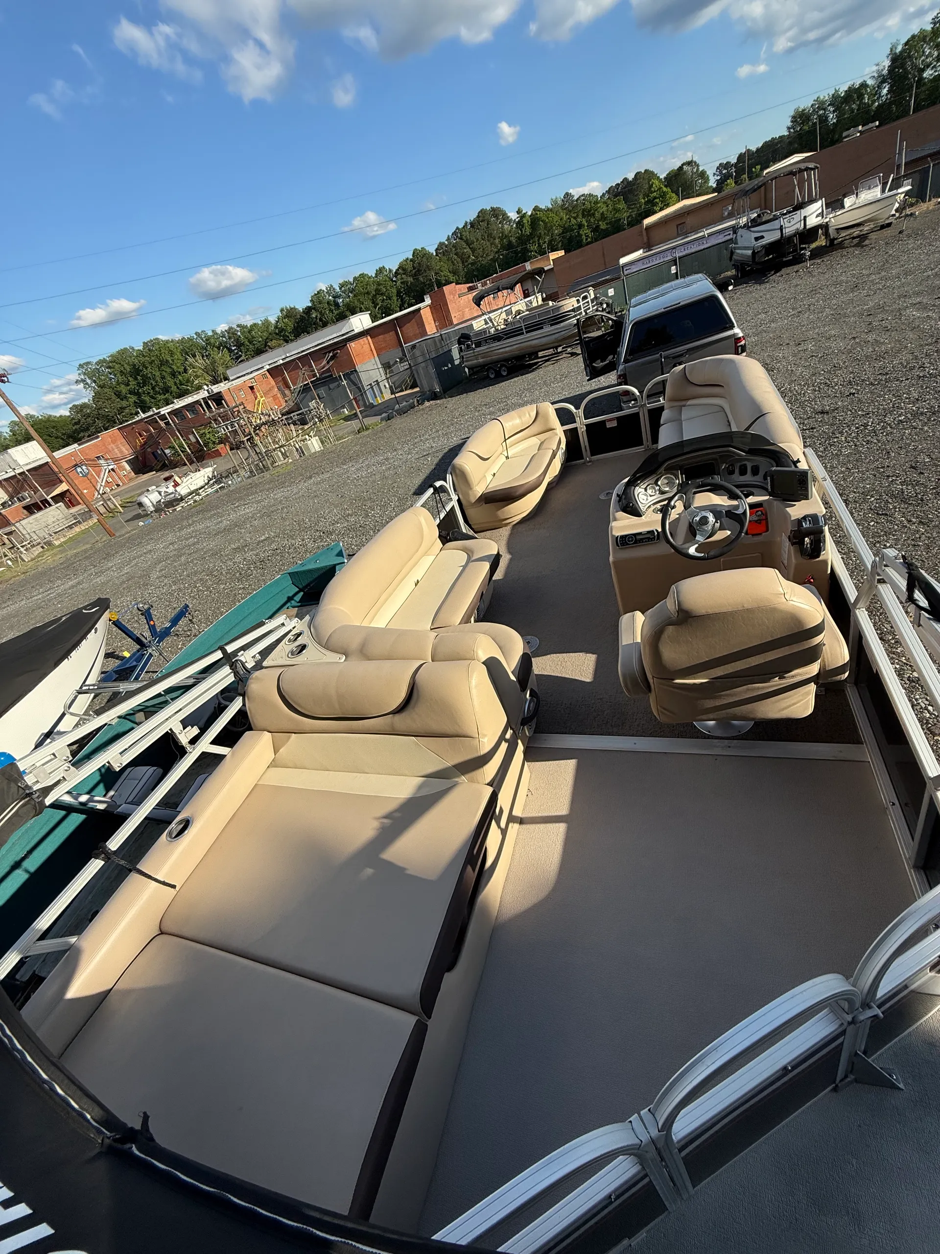 SUN TRACKER BY TRACKER MARINE PARTY BARGE 22 DLX W/90ELPT 4-S in Belmont, NC — photo 7