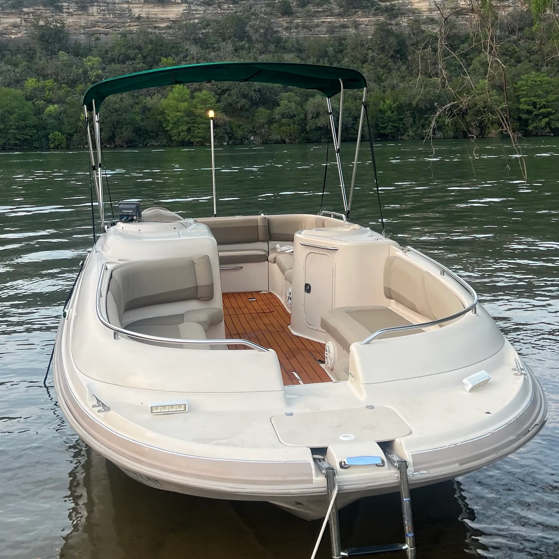Larson Boats 233 Escape in Austin, TX — photo 5