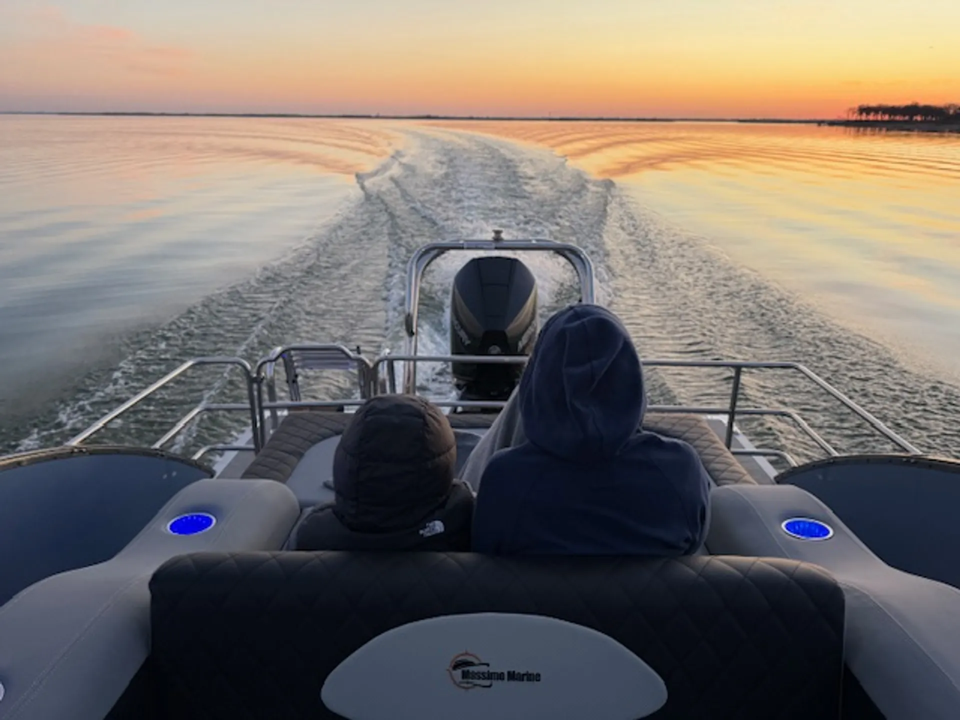 16 person 30 foot 300 HP Tritoon! Pontoon in style and enjoy the space