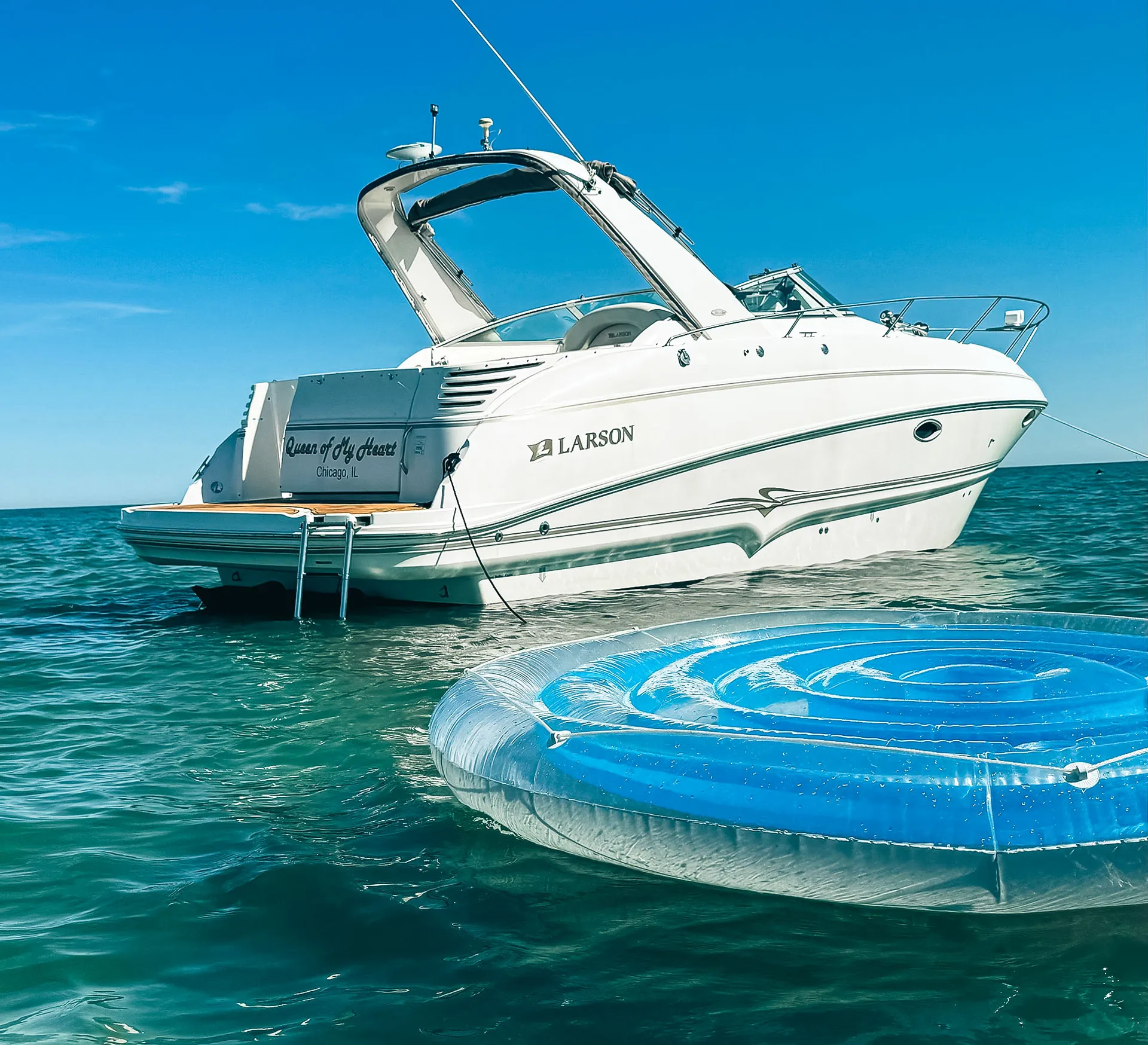 LARSON BOATS 310 CABRIO MID-CABIN in Chicago, IL — photo 2