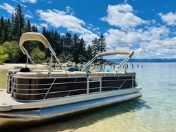 23' Tritoon, smooth ride, meticulously maintained, all the options! boat photo