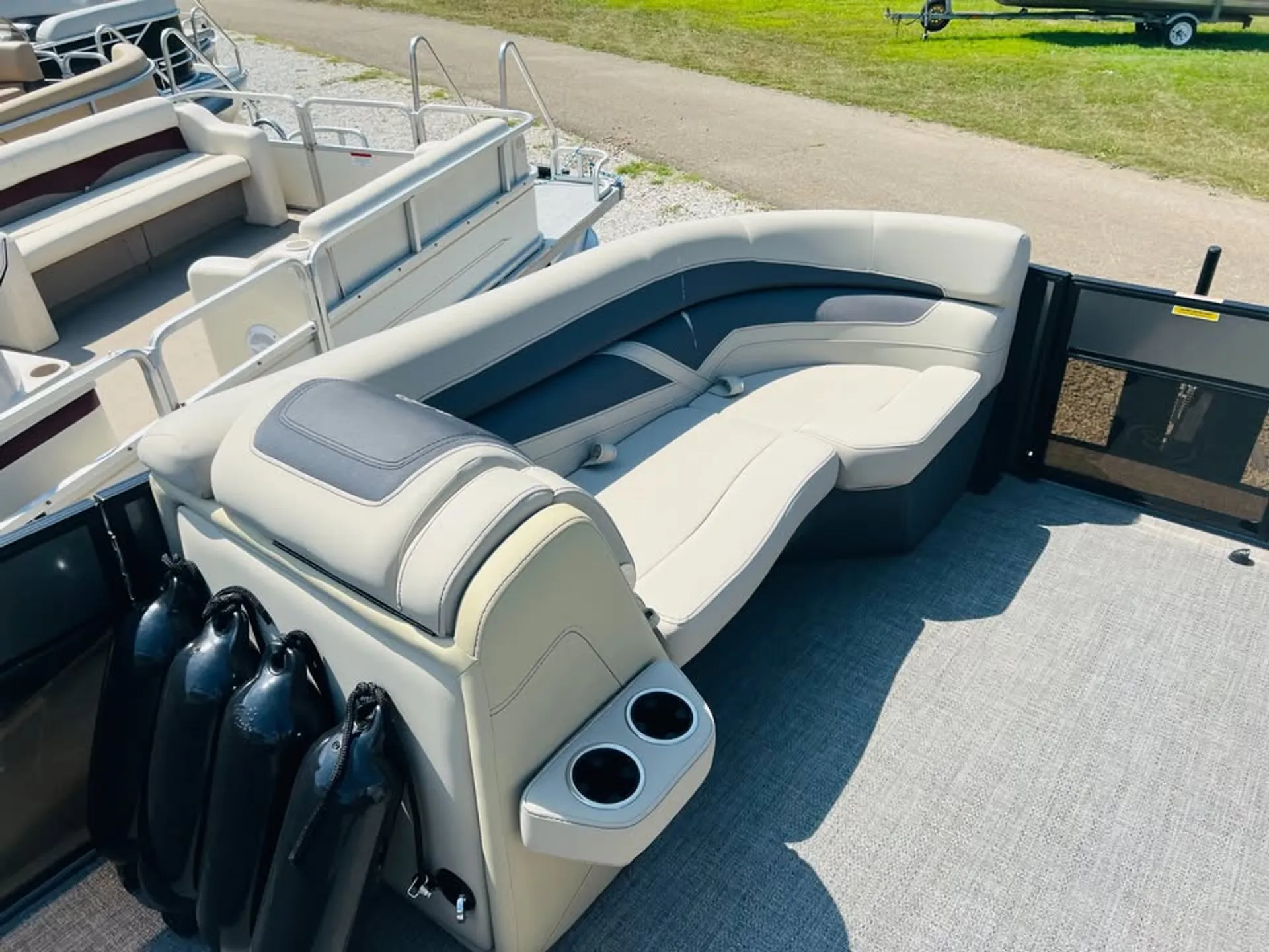 BARLETTA BOATS C24UE TRITOON in Mooresville, NC — photo 6