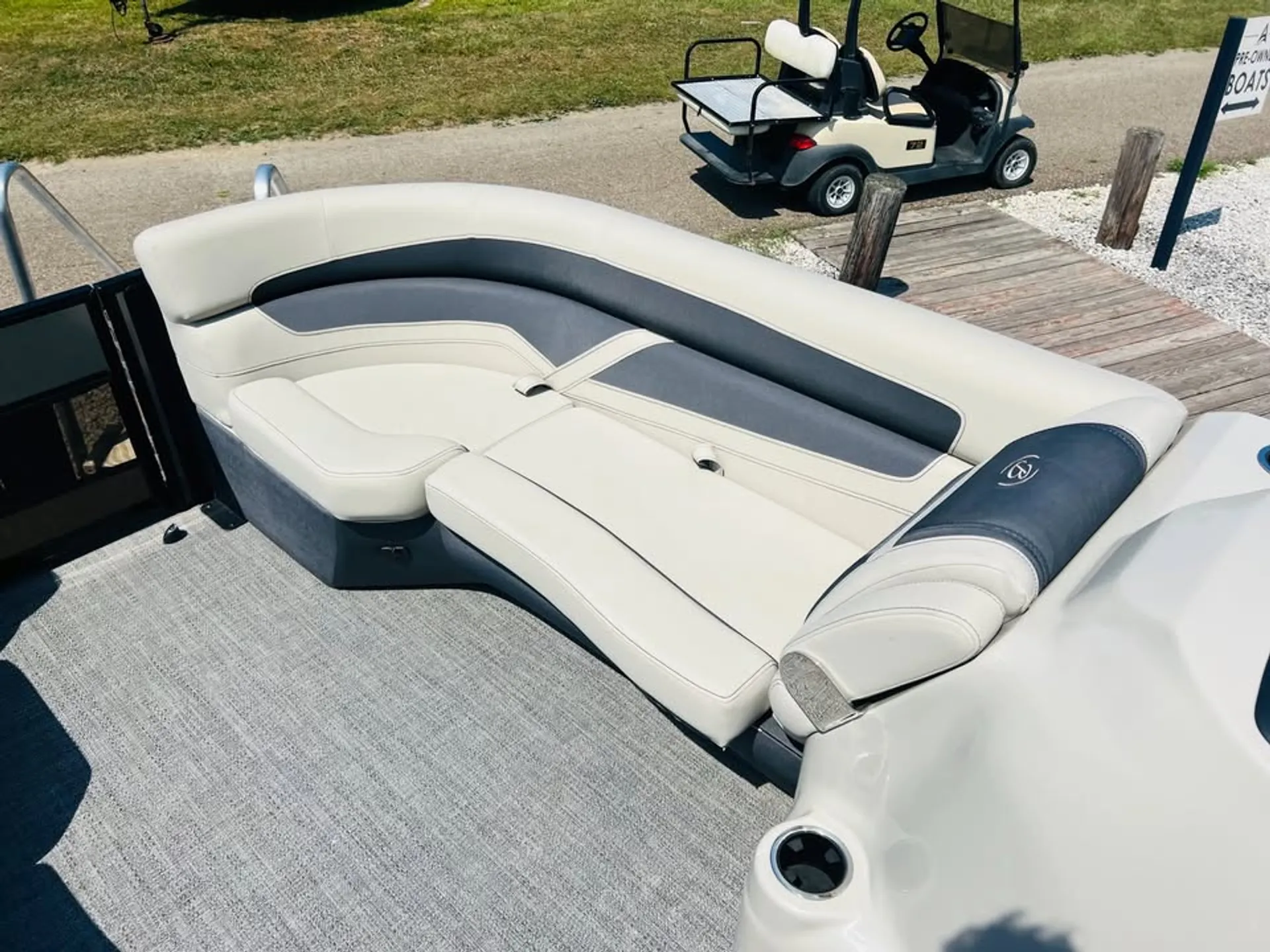 BARLETTA BOATS C24UE TRITOON in Mooresville, NC — photo 7
