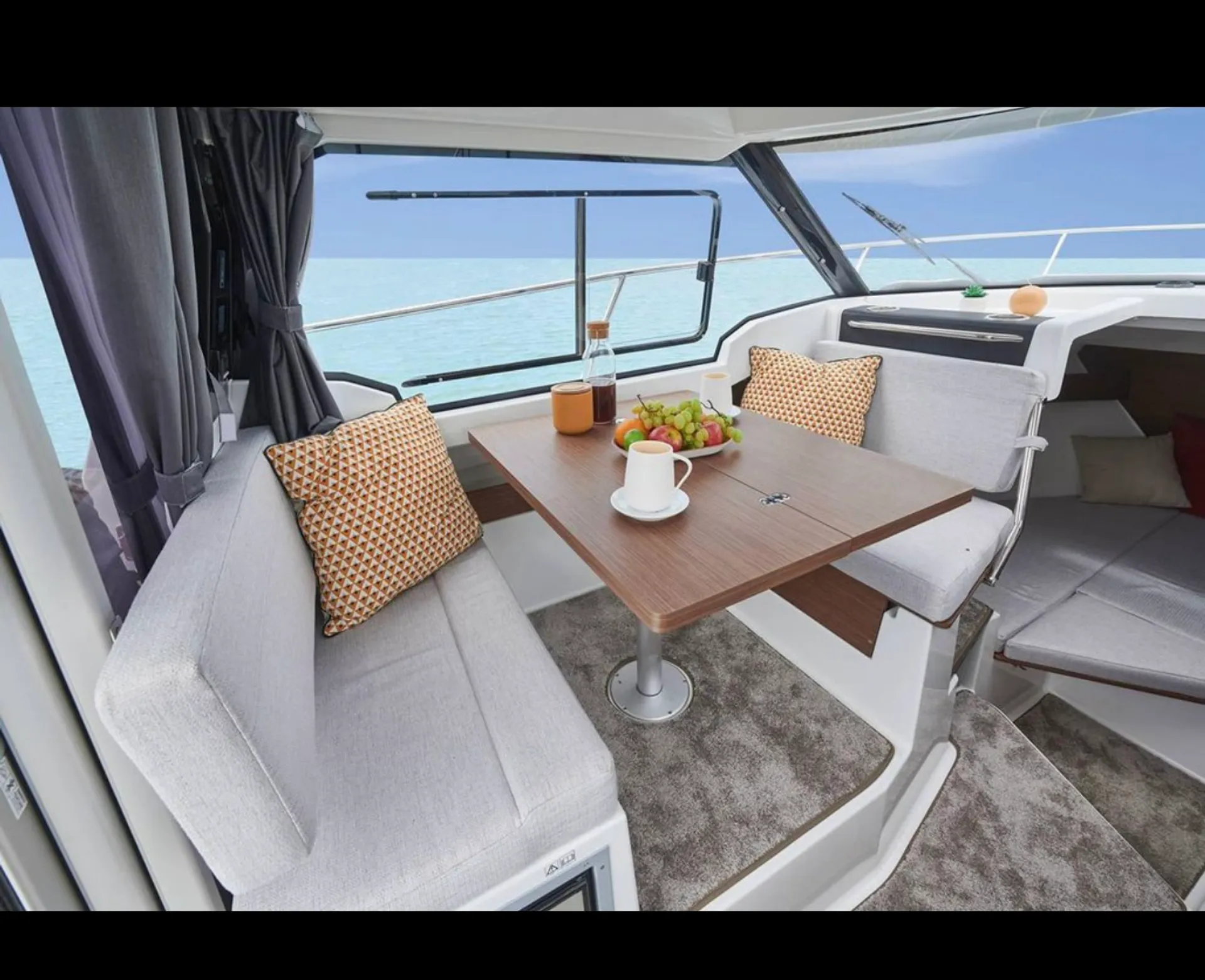 Trailer kept Yacht. Can deliver to any boat ramp in Hampton Roads!