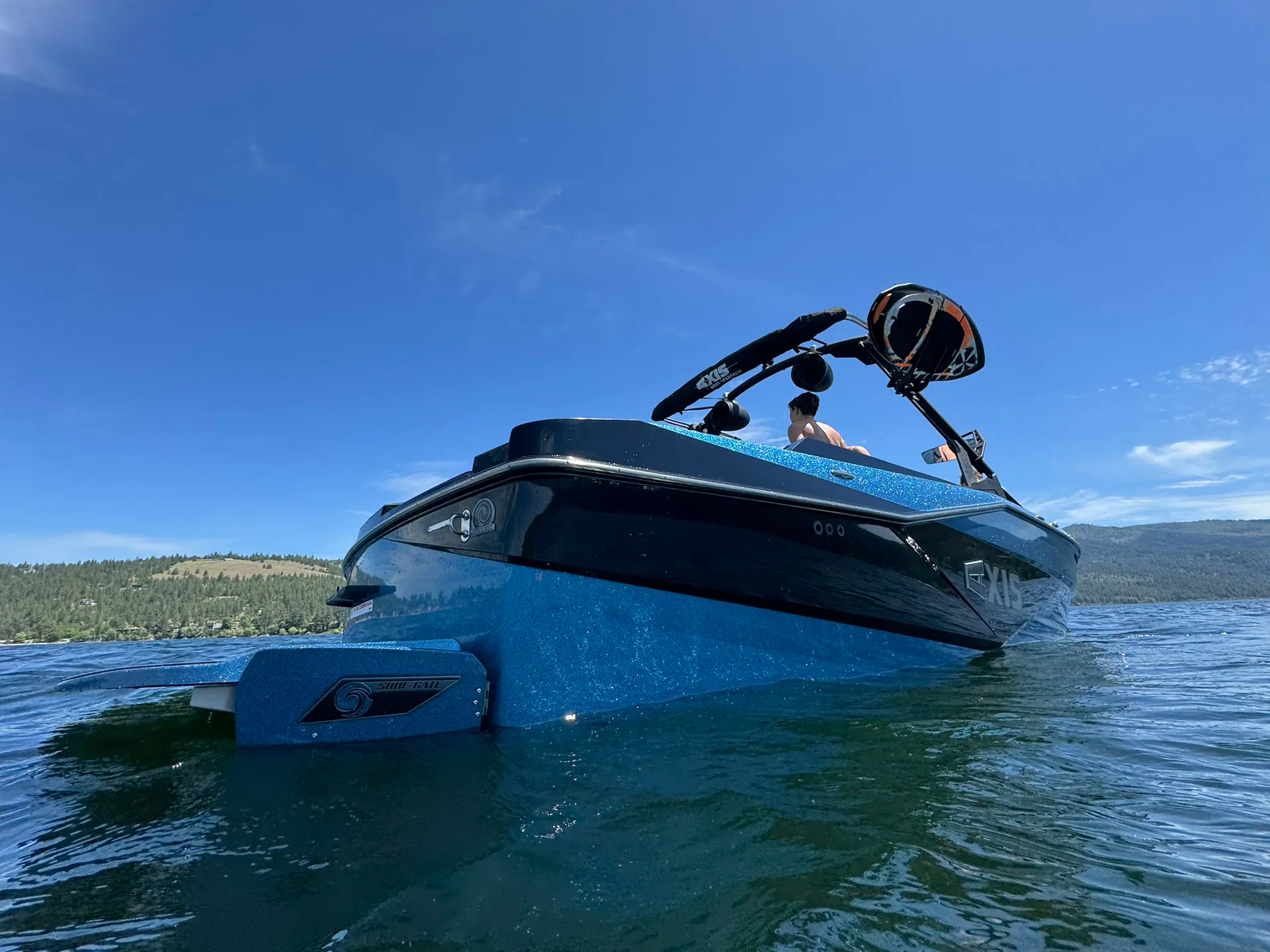 AXIS T235 Professional Wakesurfing Boat - Delivery available