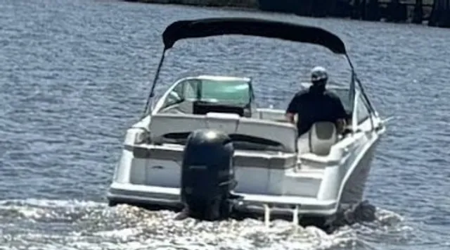 Rent a FOUR WINNS deck boat in North Charleston, SC near me