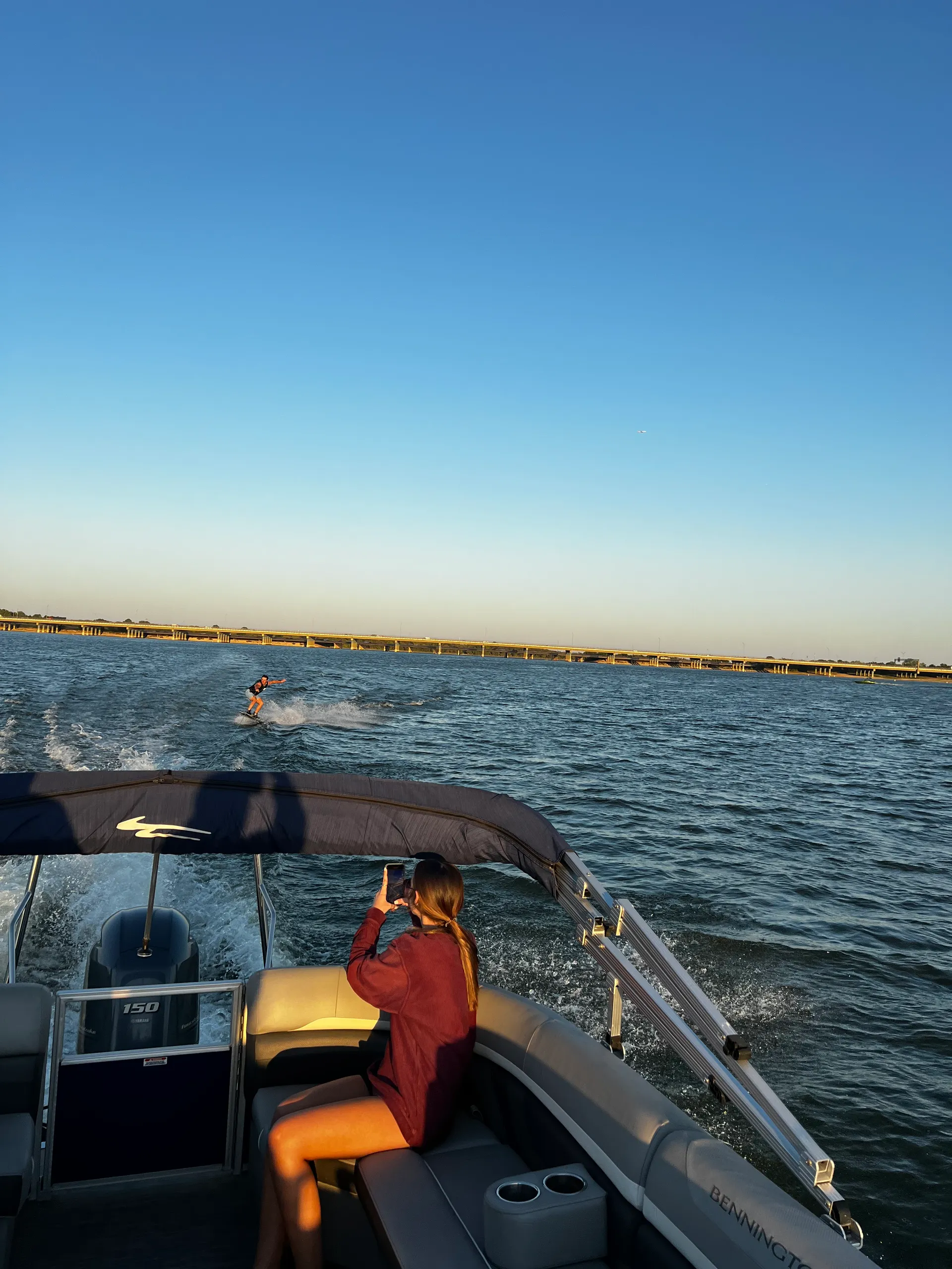 The Sunshine is waiting for you! Luxury 22' Bennington Tritoon