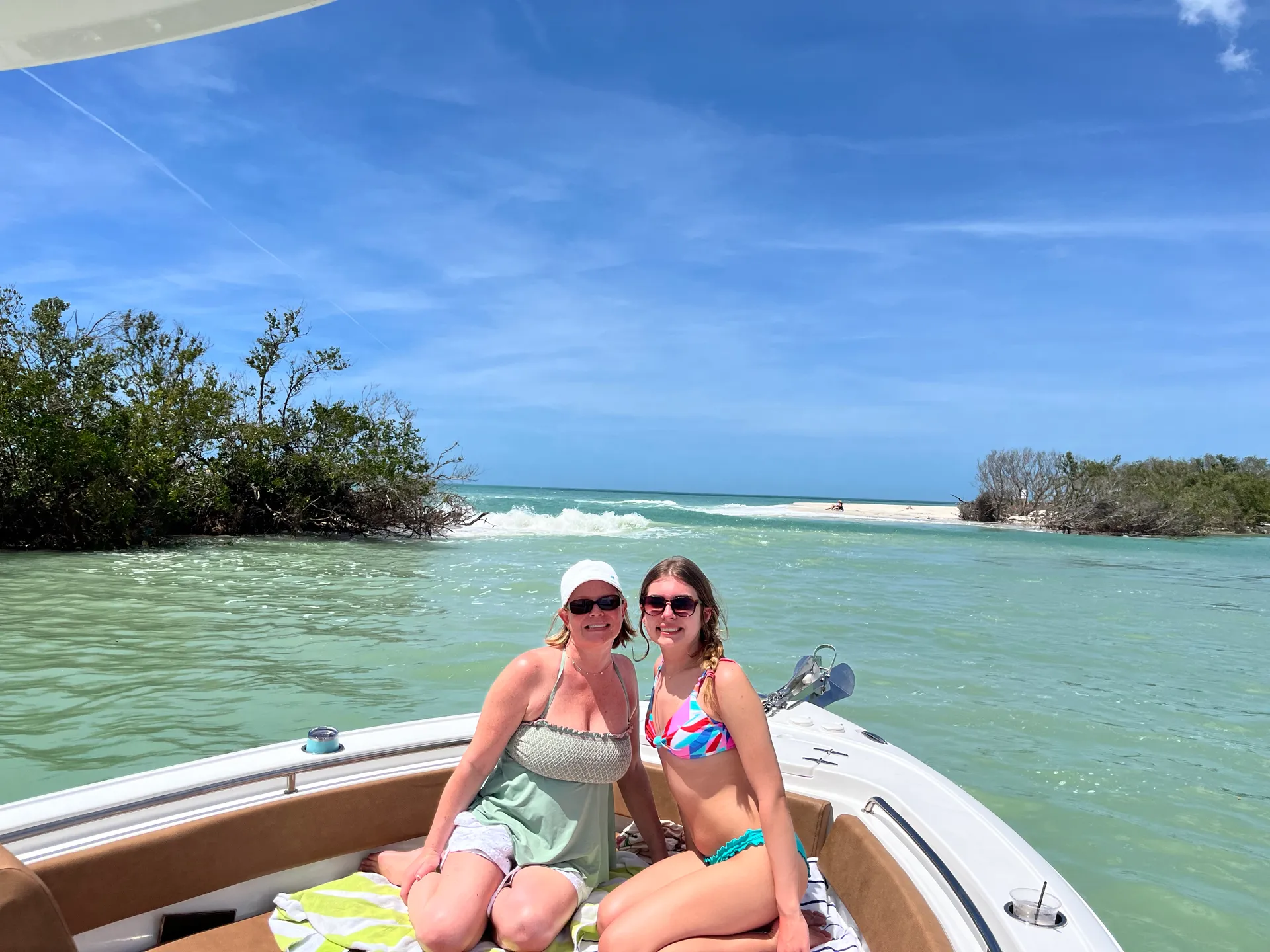 Sarasota Coastal Boat Tours on a brand new 2024 Seahunt Ultra