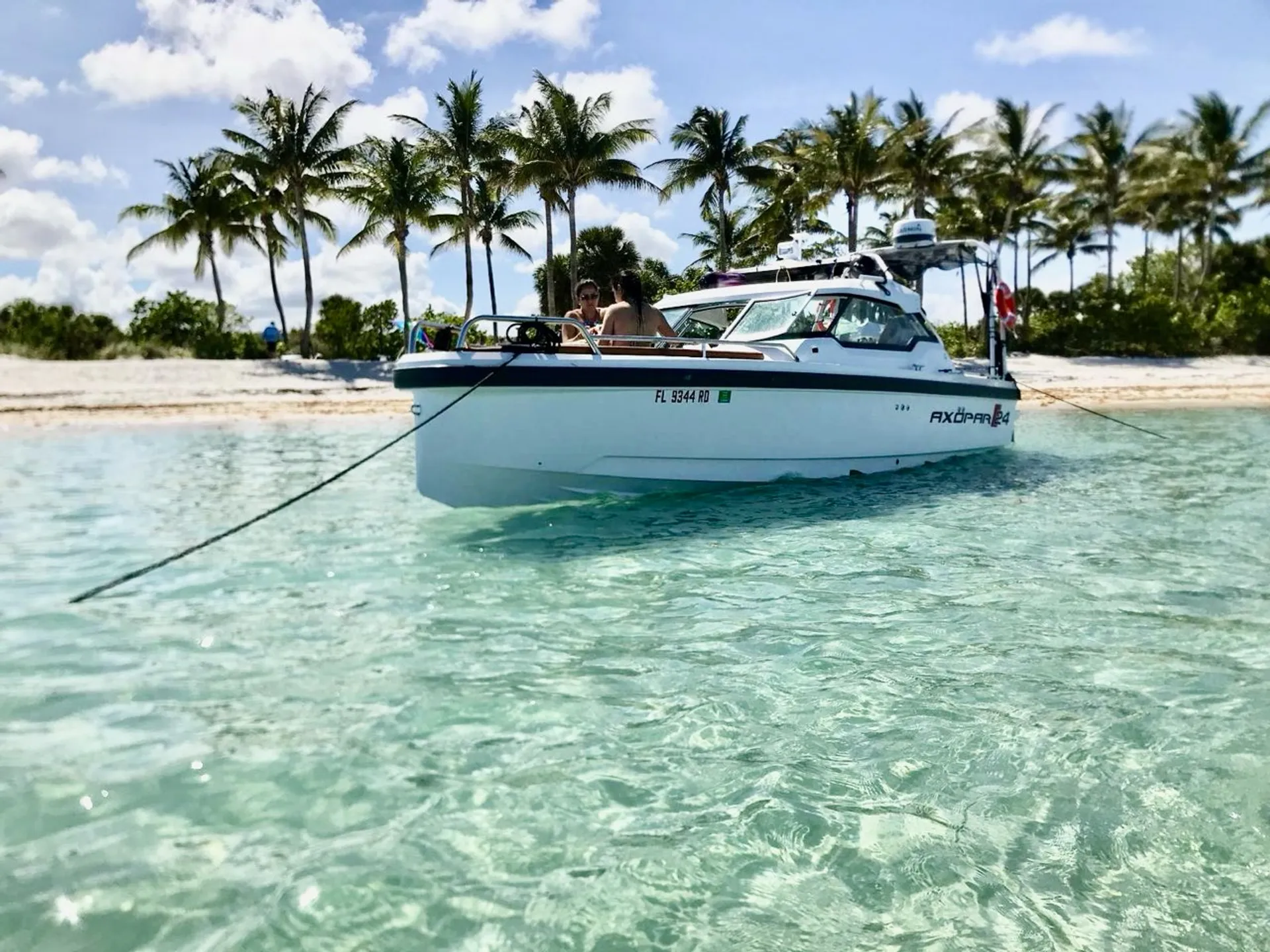 "Adventure Awaits: 25' Axopar – Sleek, Fast, and Ready to Cruise!"