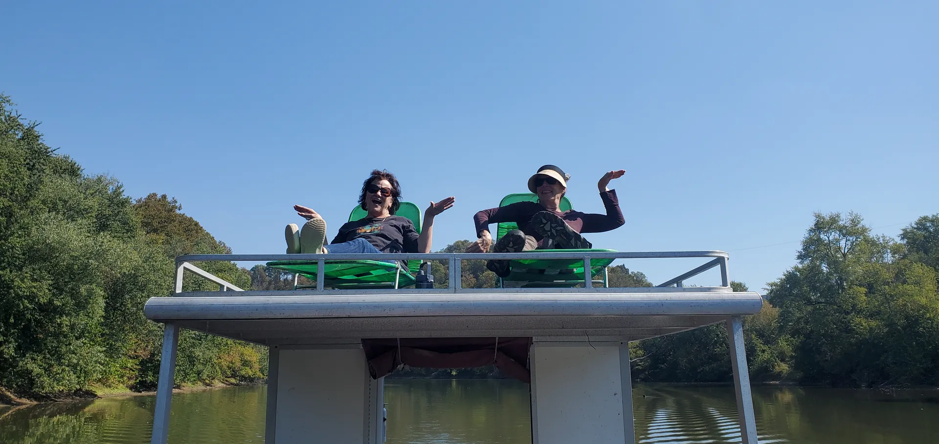 30-Foot Double Deck Pontoon for 6 Passengers with Privy and Shade!
