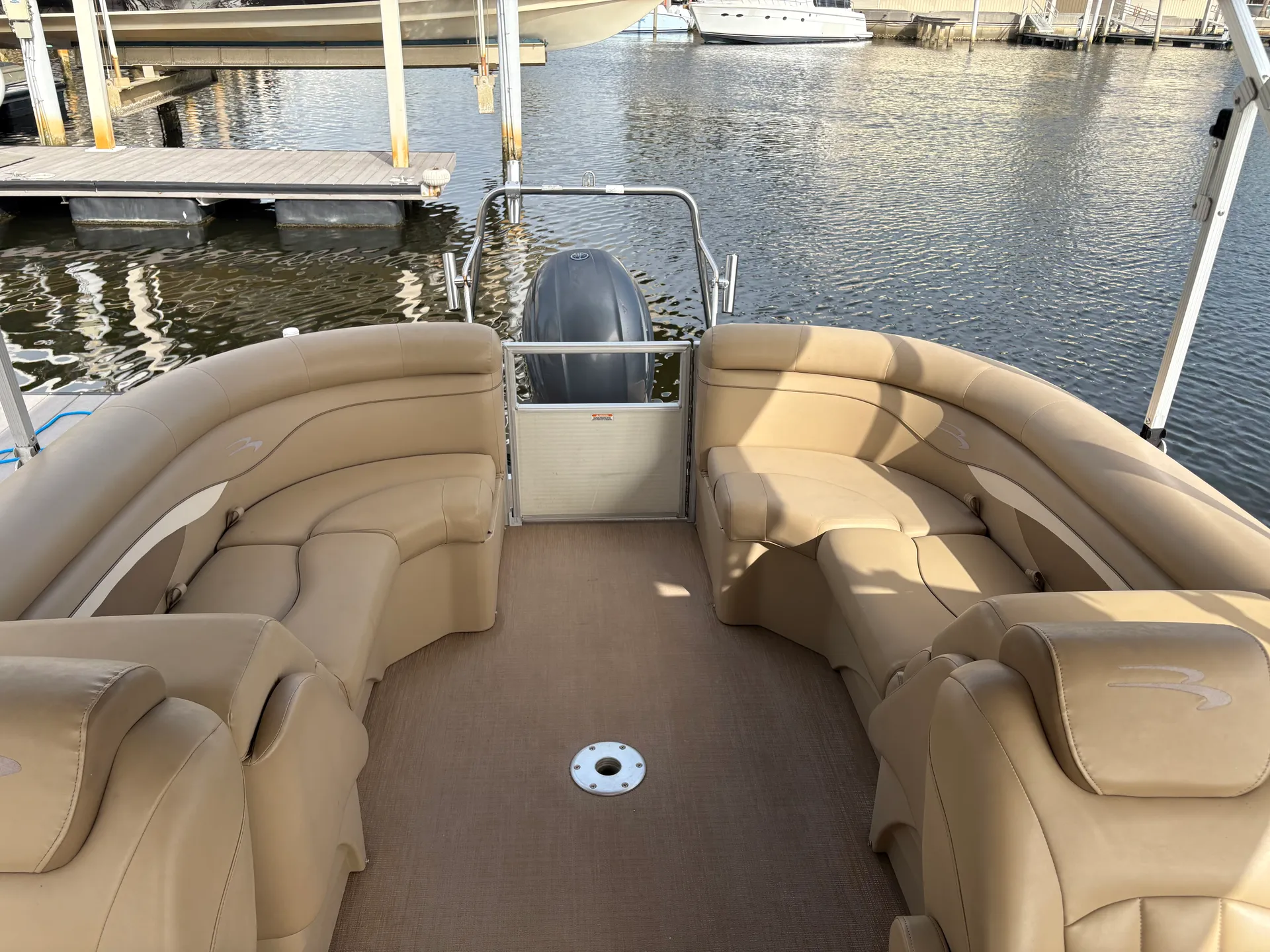 22’ Bennington Tritoon