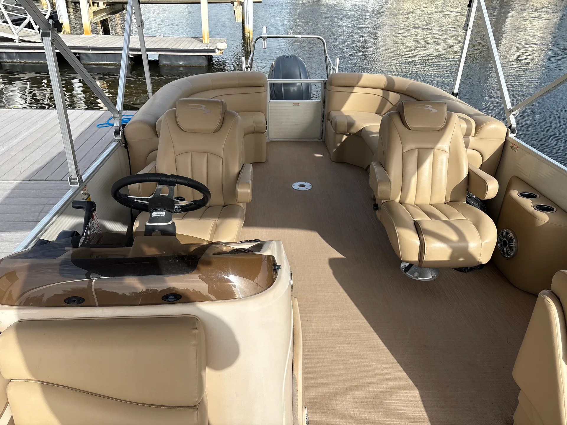 22’ Bennington Tritoon