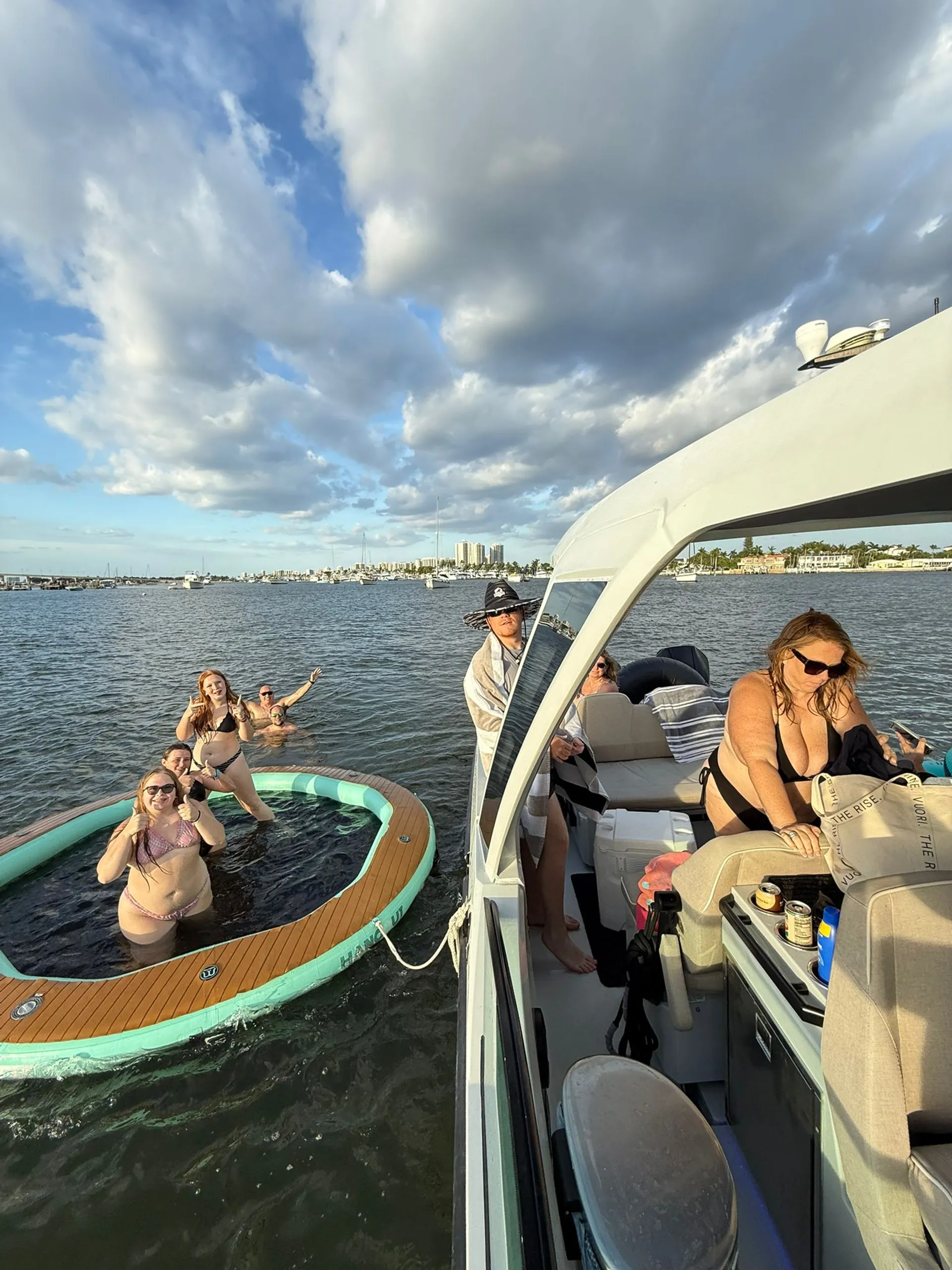 Palm Beach Luxury Cruises