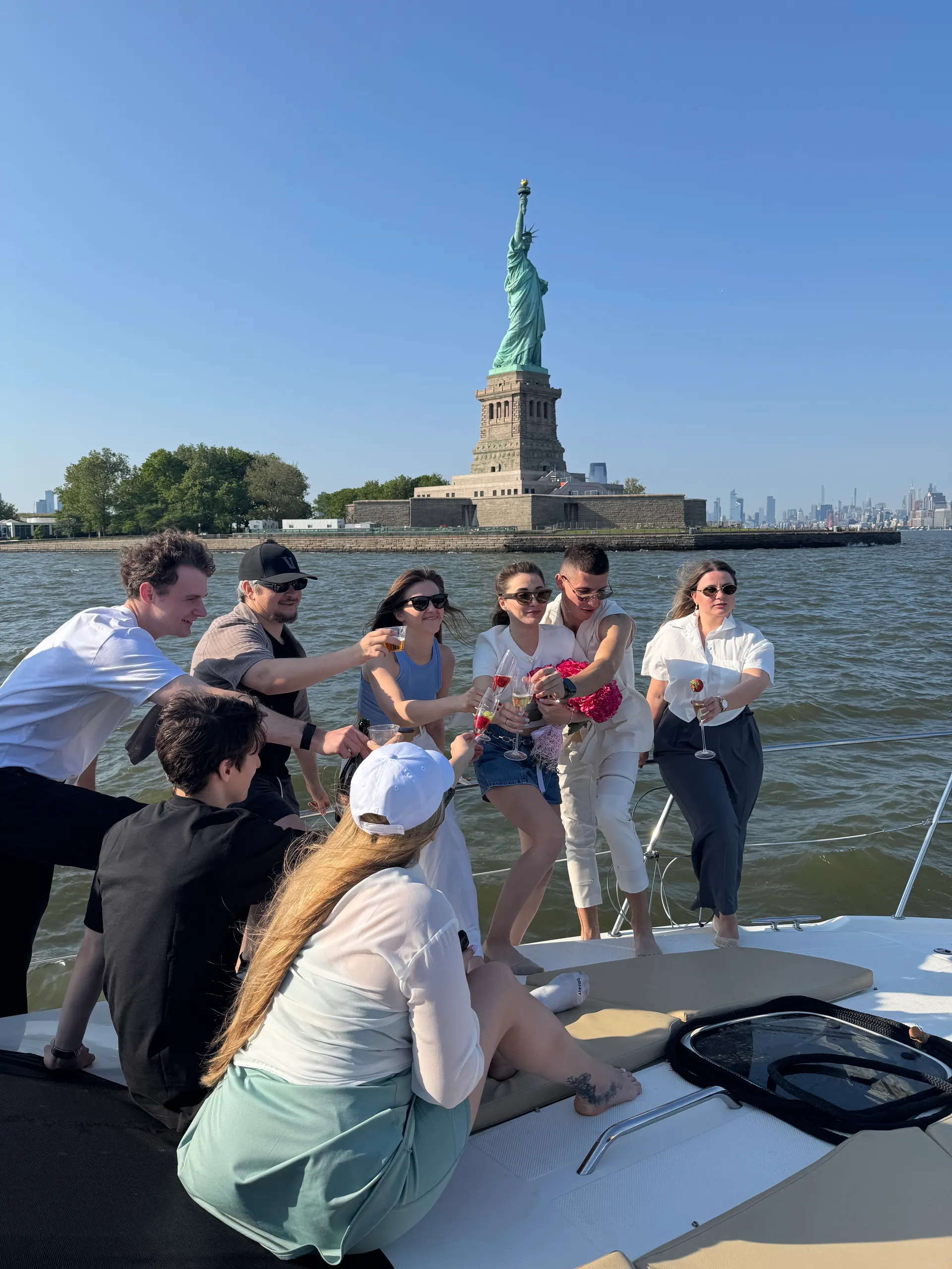 NYC’s BEST 50ft LUXURY MERIDIAN YACHT!!! WITH SEAKEEPER STABILIZER 
