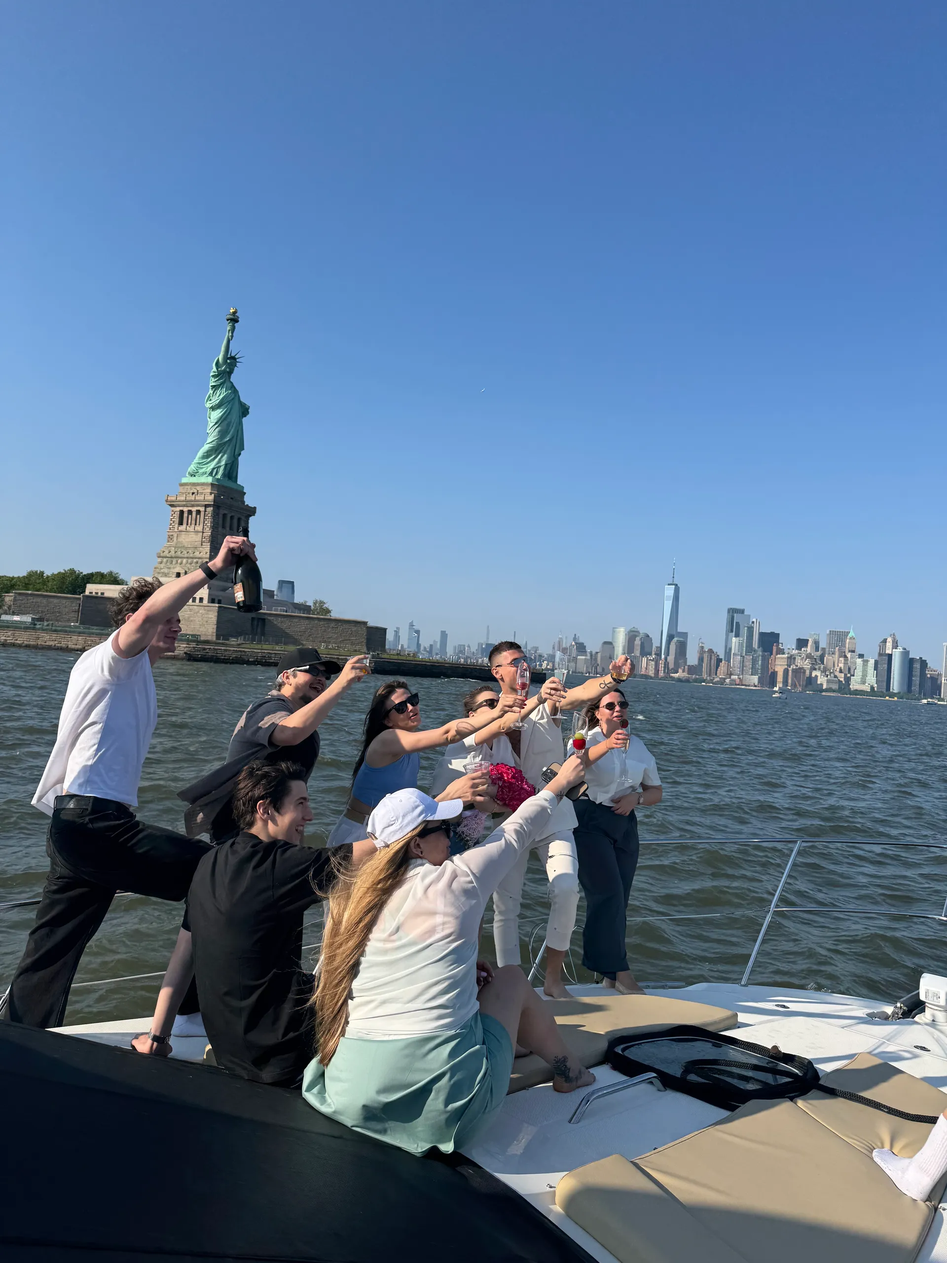 NYC’s BEST 50ft LUXURY MERIDIAN YACHT!!! WITH SEAKEEPER STABILIZER 
