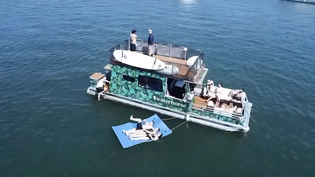 Rent a Crest Pontoons pontoon in San Diego, CA near me