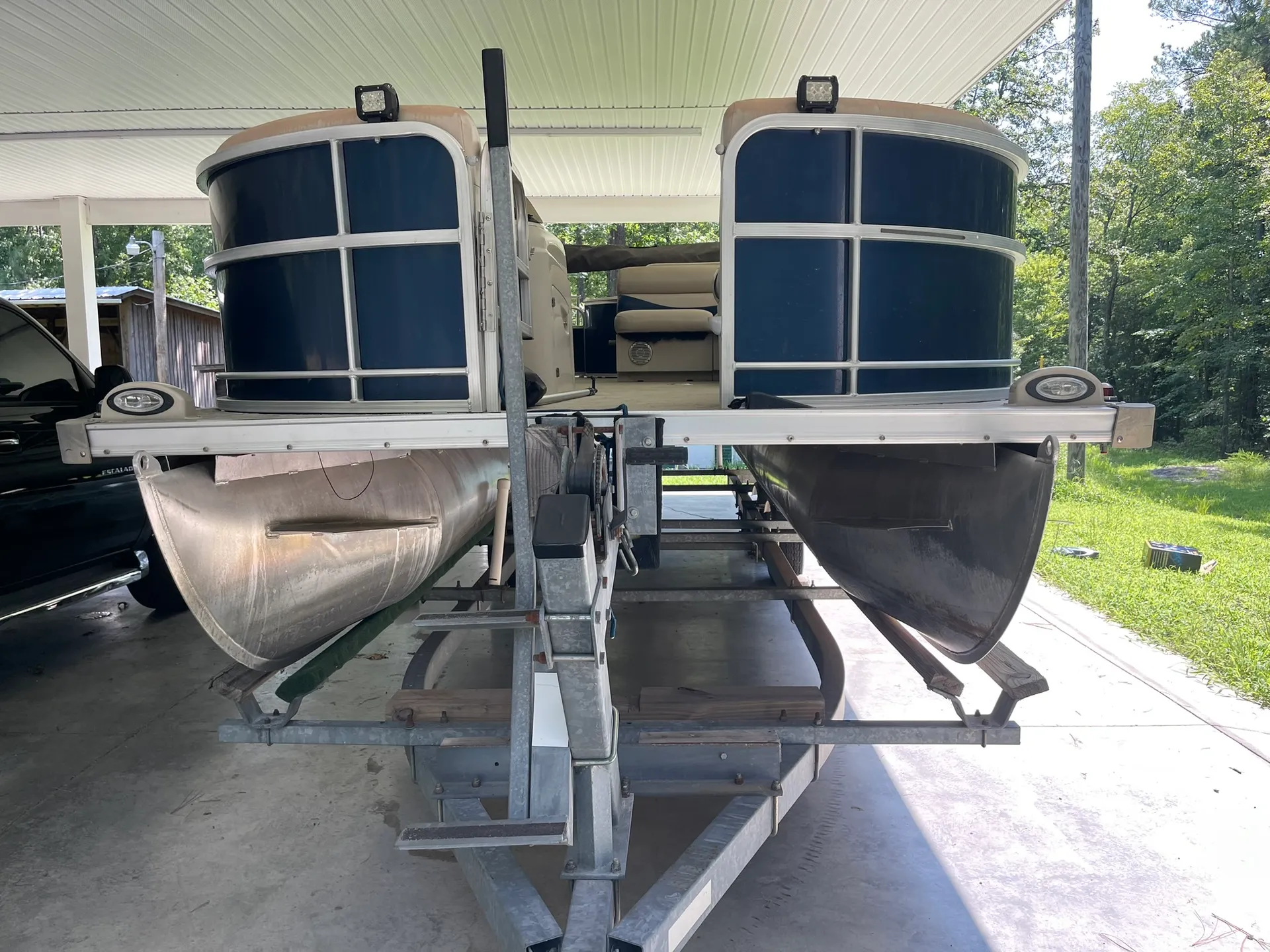 22' Blue Blessings Pontoon with grill. 