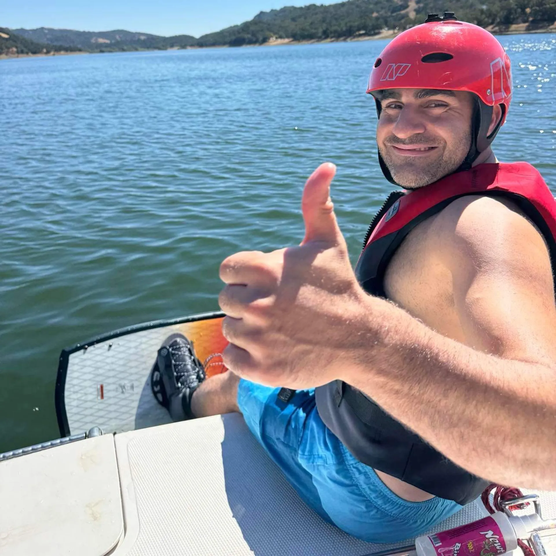 Experience the Thrill on the Water with Our 2006 Reinell 220 LSE!